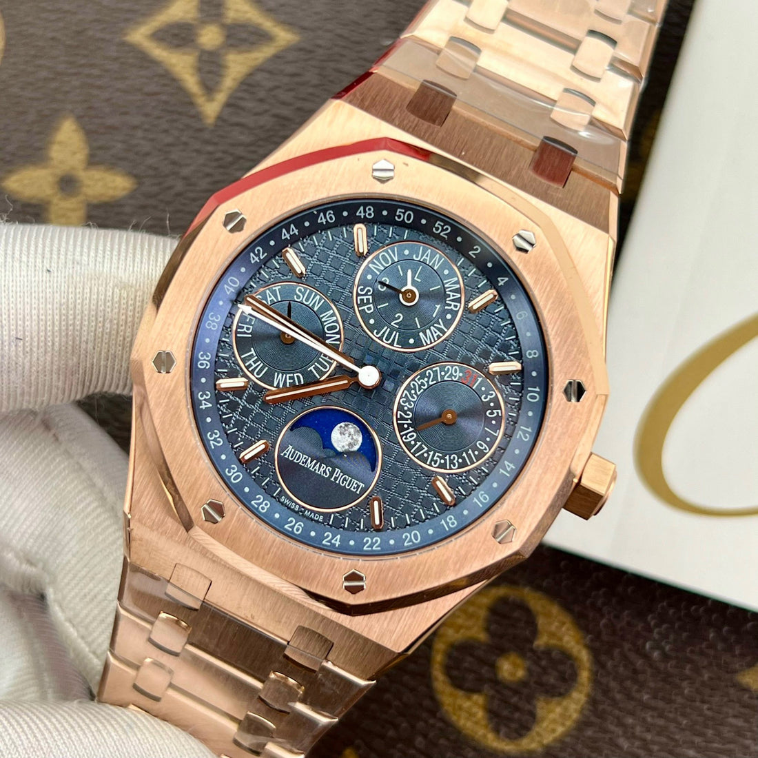Audemars Piguet Royal Oak 26574OR Cadran Bleu Foncé 41 mm