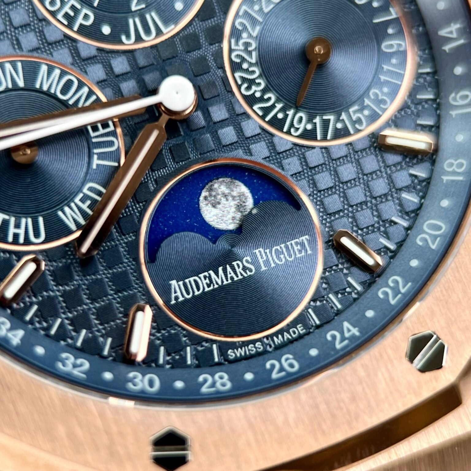 Audemars Piguet Royal Oak 26574OR Cadran Bleu Foncé 41 mm