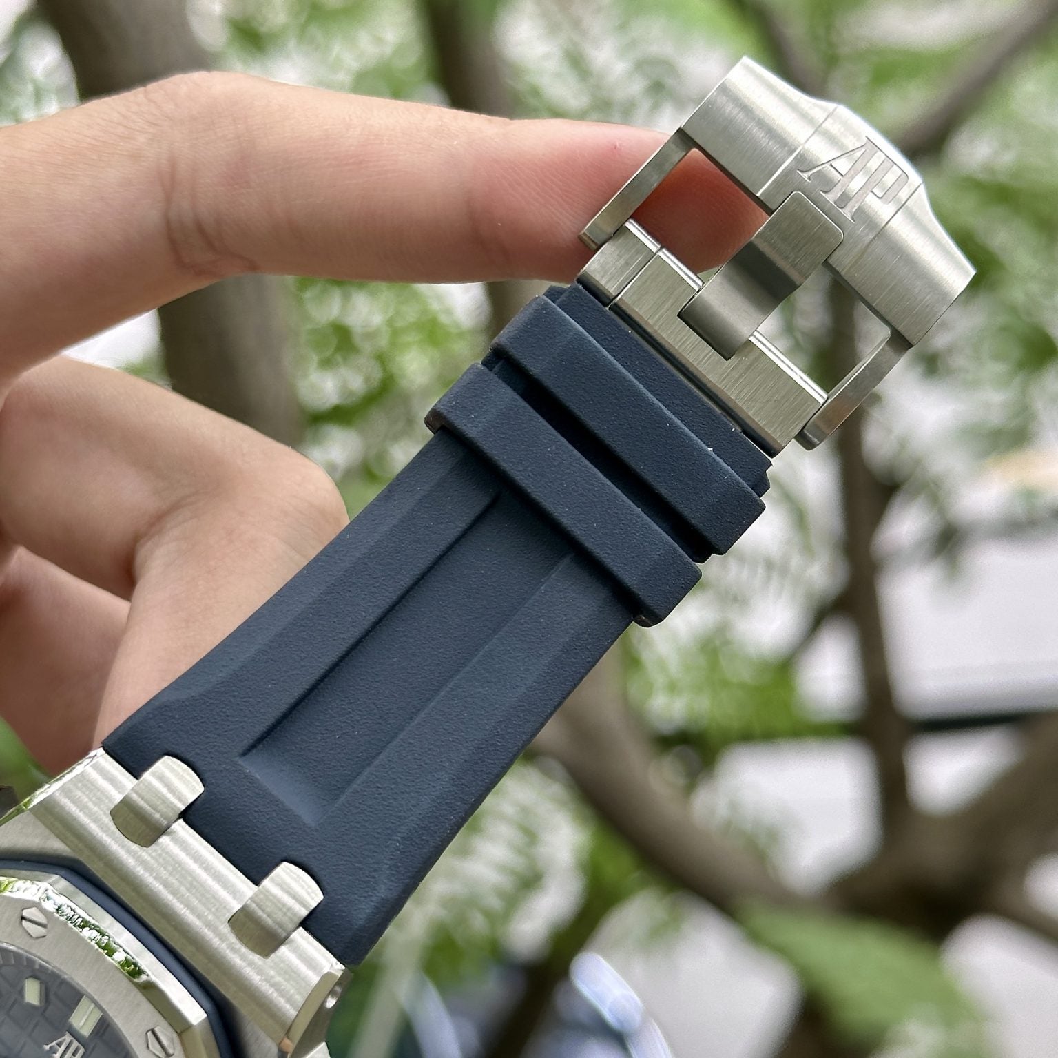 Audemars Piguet Royal Oak Offshore 15720ST Bleu 42 mm