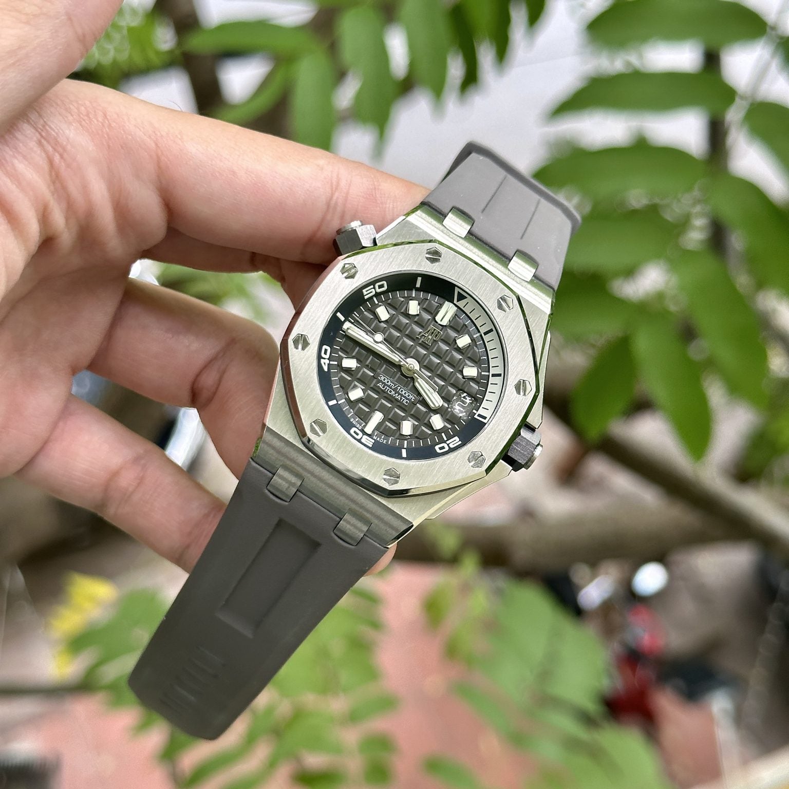 Audemars Piguet Royal Oak Offshore 15720ST Gris 42 mm