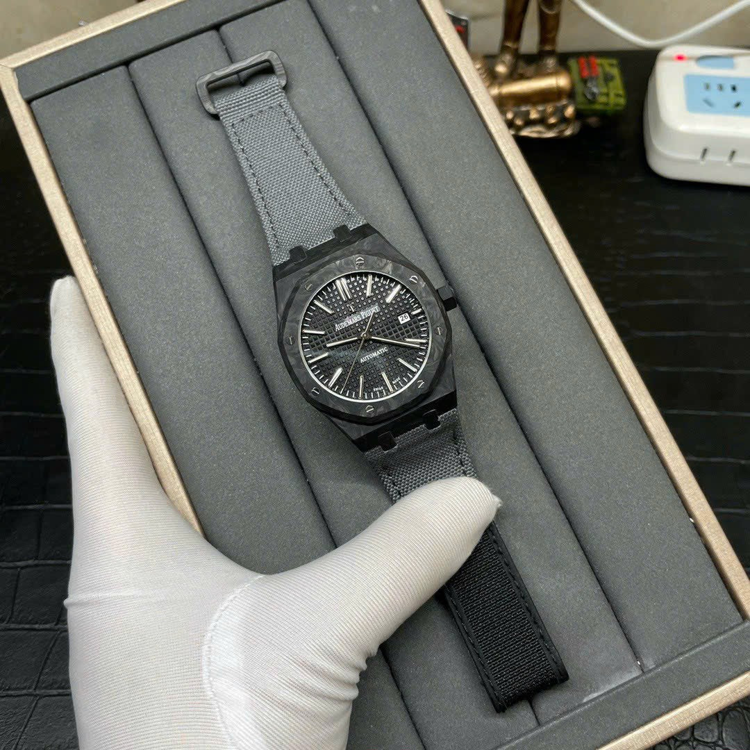 Audemars Piguet Royal Oak 15400 Cadran Carbone Noir 41 mm