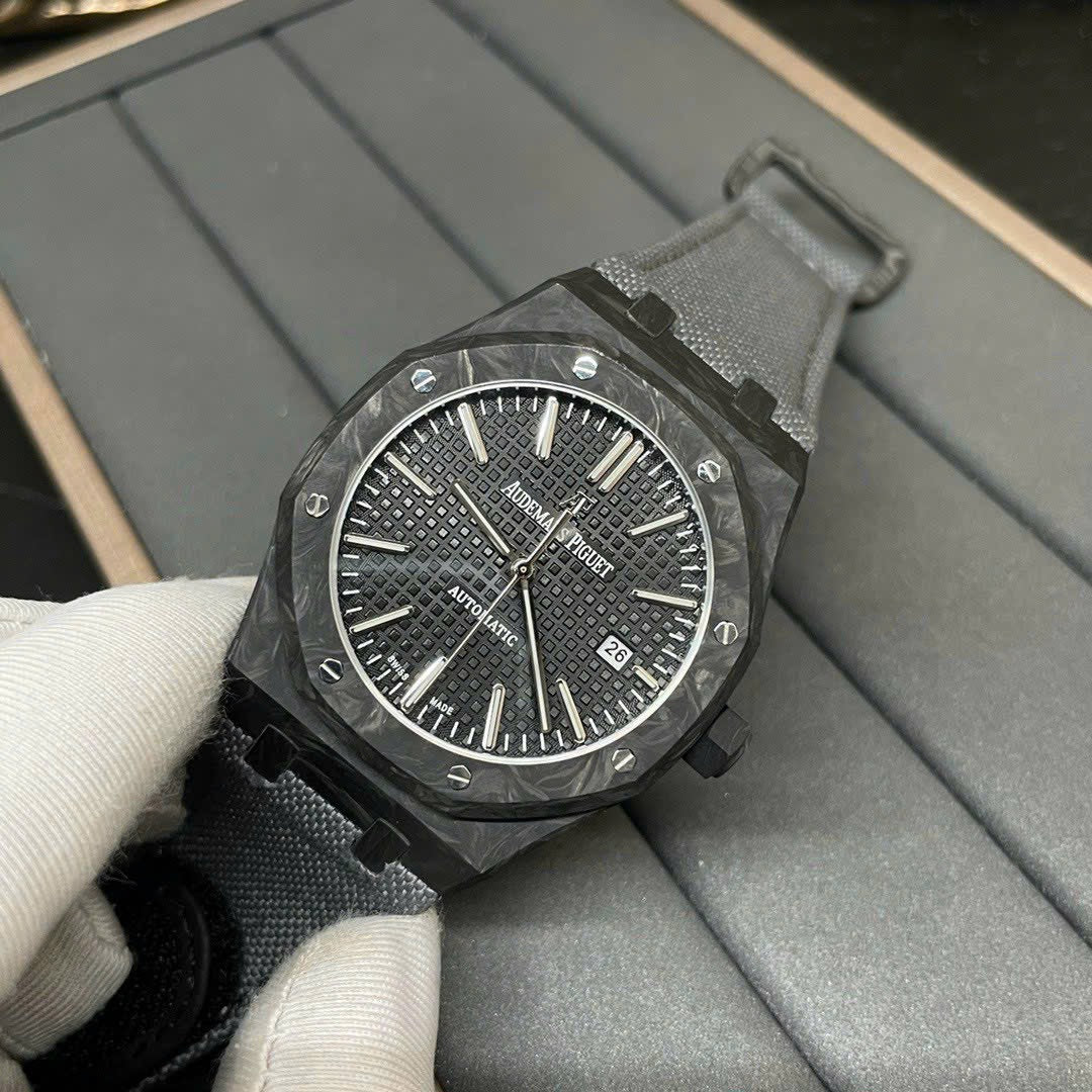 Audemars Piguet Royal Oak 15400 Cadran Carbone Noir 41 mm