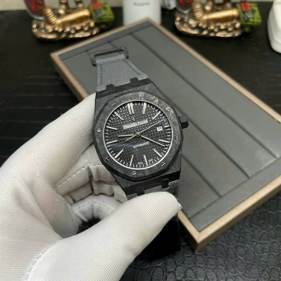Audemars Piguet Royal Oak 15400 Cadran Carbone Noir 41 mm