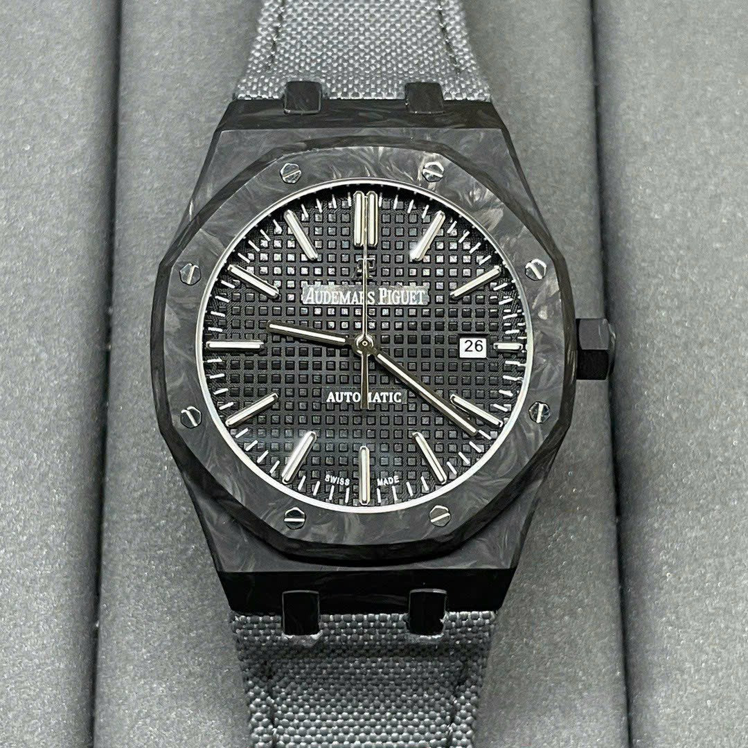 Audemars Piguet Royal Oak 15400 Cadran Carbone Noir 41 mm