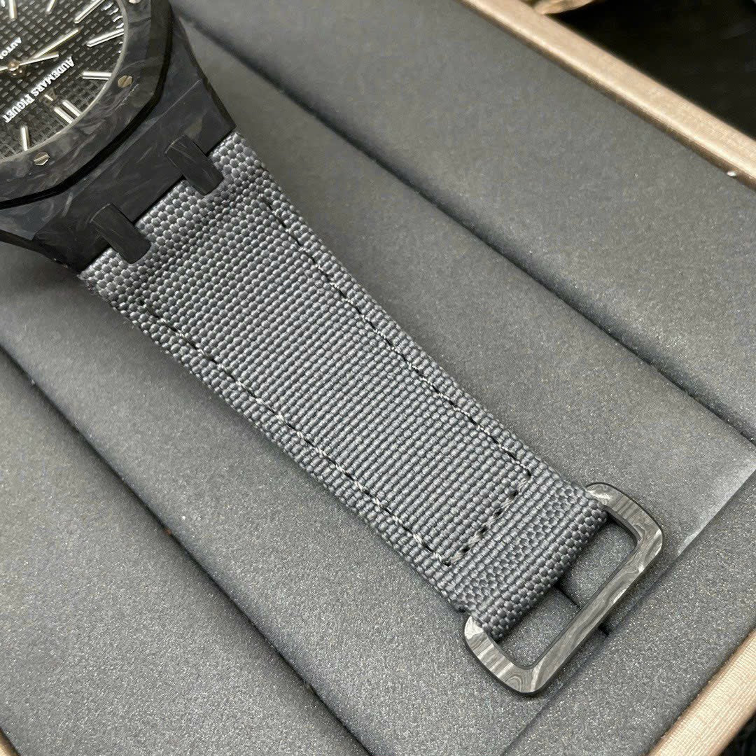 Audemars Piguet Royal Oak 15400 Cadran Carbone Noir 41 mm