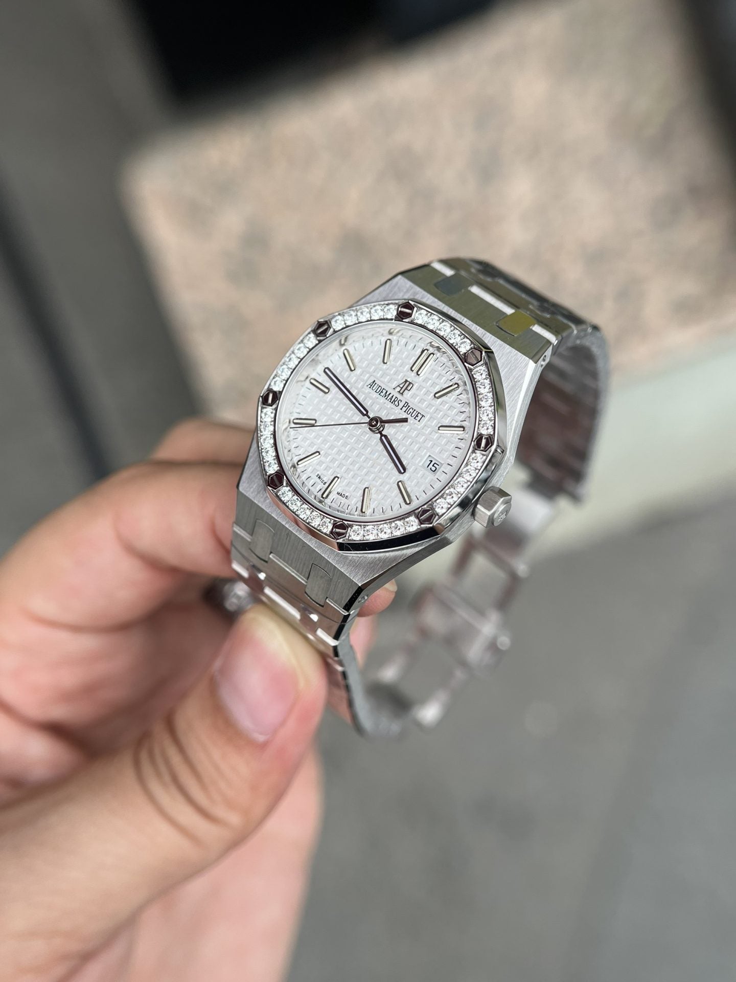 Audemars Piguet Royal Oak Cadran Blanc Fil Métallique 34 mm