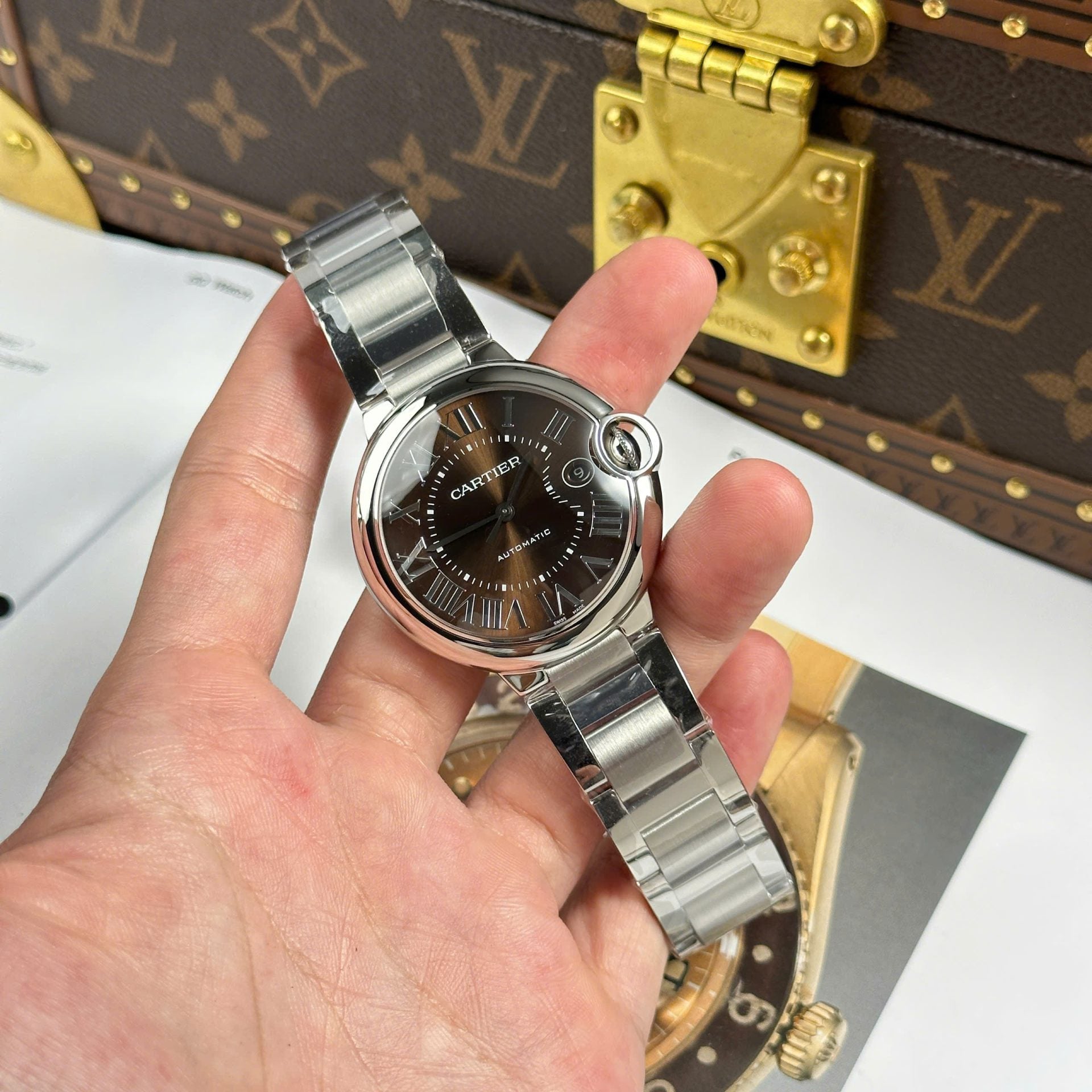 Montre Cartier Ballon Bleu Cadran Marron Fil Métal 40 mm
