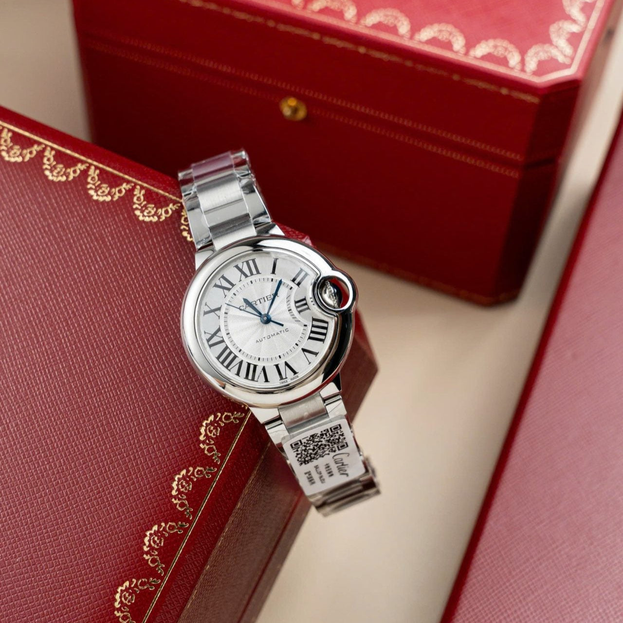 Montre Cartier Ballon Bleu W6920046, cadran blanc, fil métallique, 36 mm