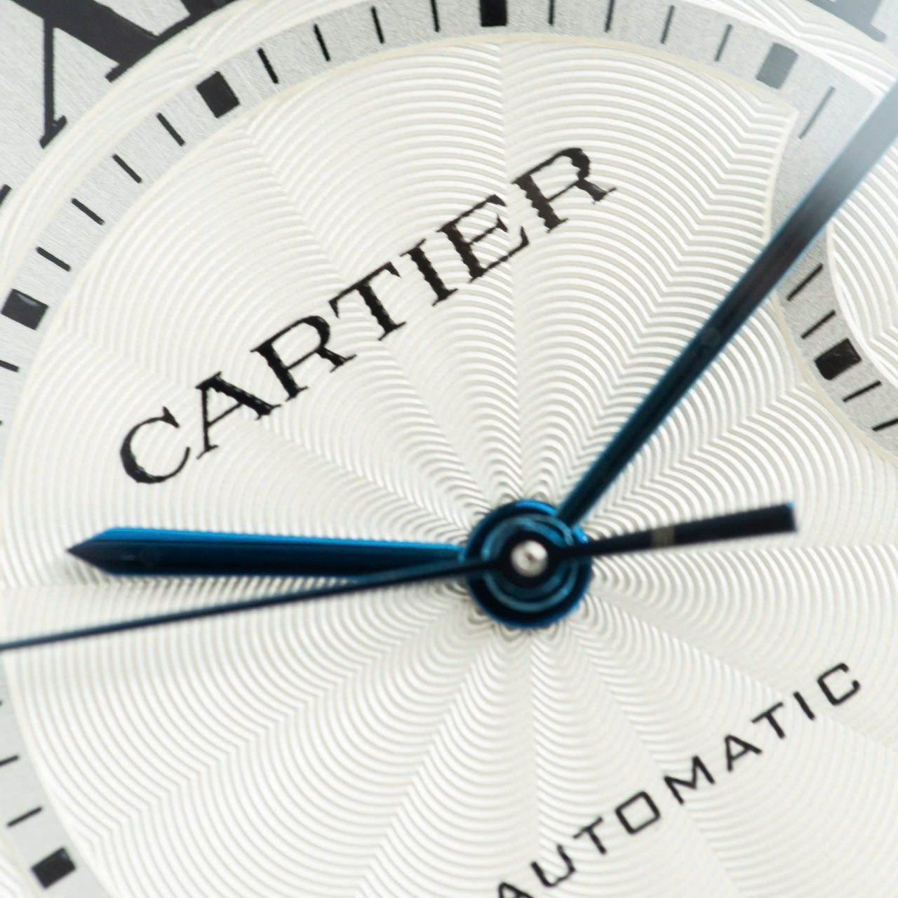 Cartier Ballon Bleu WE9009Z3 Cadran Blanc Lunette Diamant Moissanite 42 mm