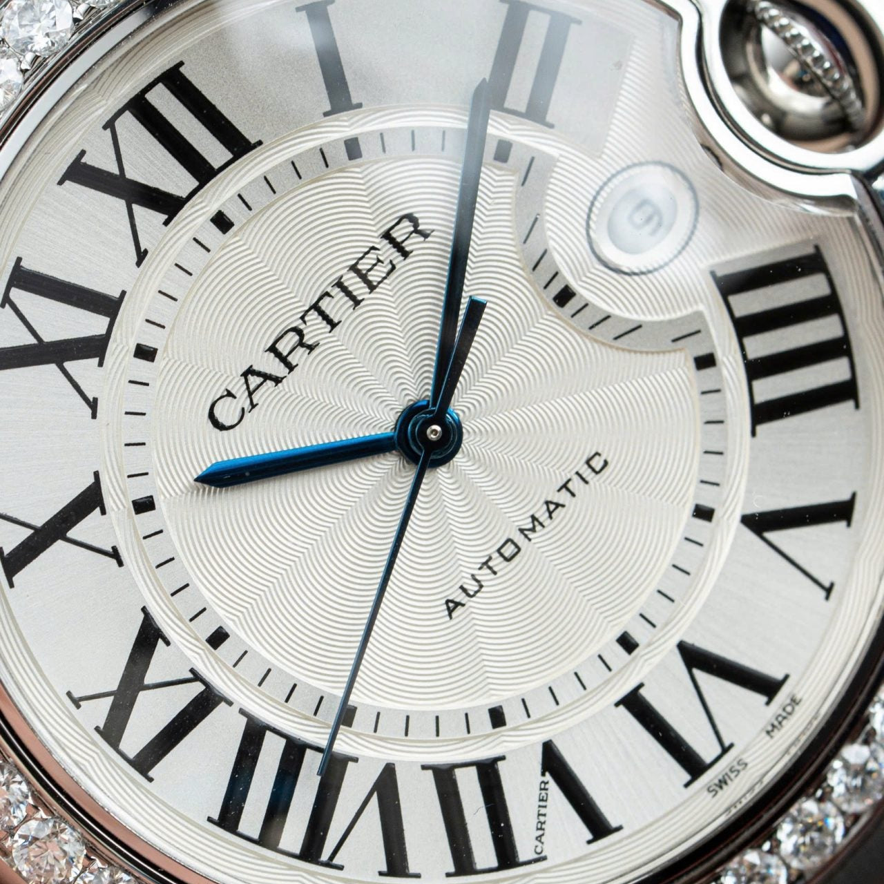 Cartier Ballon Bleu WE9009Z3 Cadran Blanc Lunette Diamant Moissanite 42 mm