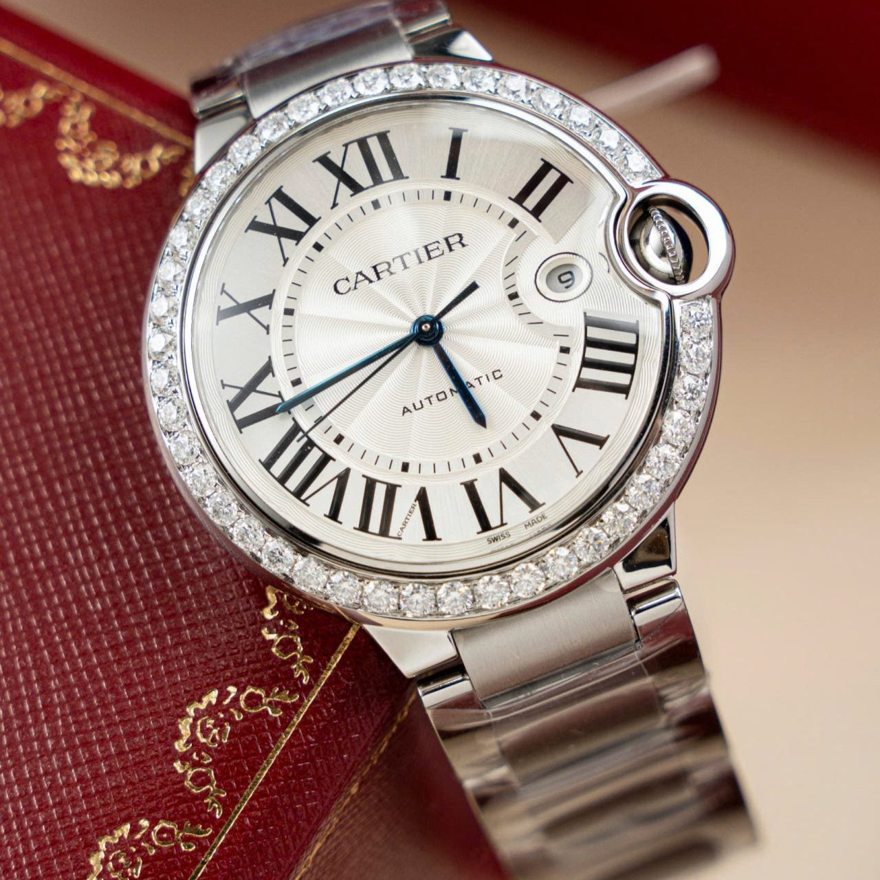 Cartier Ballon Bleu WE9009Z3 Cadran Blanc Lunette Diamant Moissanite 42 mm