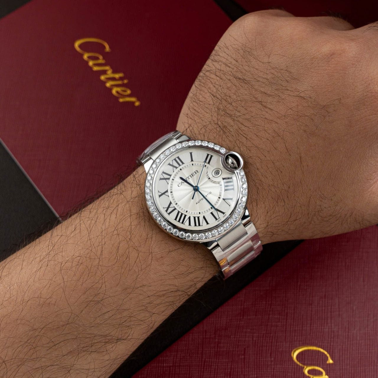Cartier Ballon Bleu WE9009Z3 Cadran Blanc Lunette Diamant Moissanite 42 mm