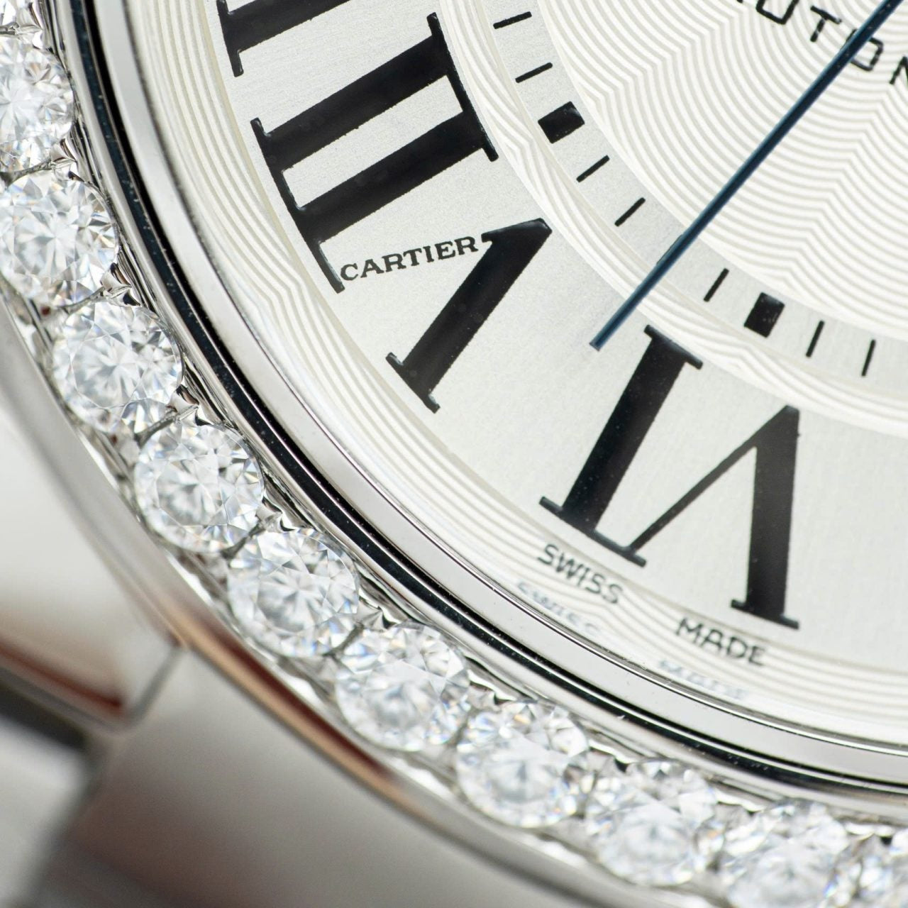 Cartier Ballon Bleu WE9009Z3 Cadran Blanc Lunette Diamant Moissanite 42 mm