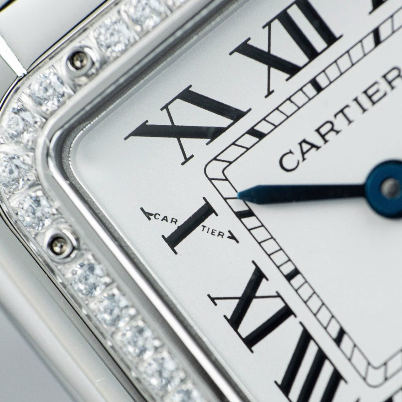 Montre Cartier Panthère W2PN0007, cadran blanc, fil métallique, 27 x 37 mm