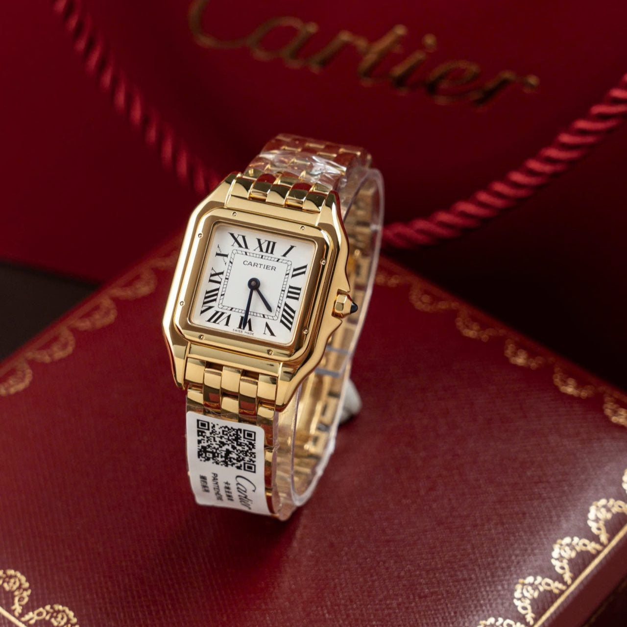 Montre Cartier Panthère WGPN0009, cadran blanc, fil métallique, 27 x 37 mm