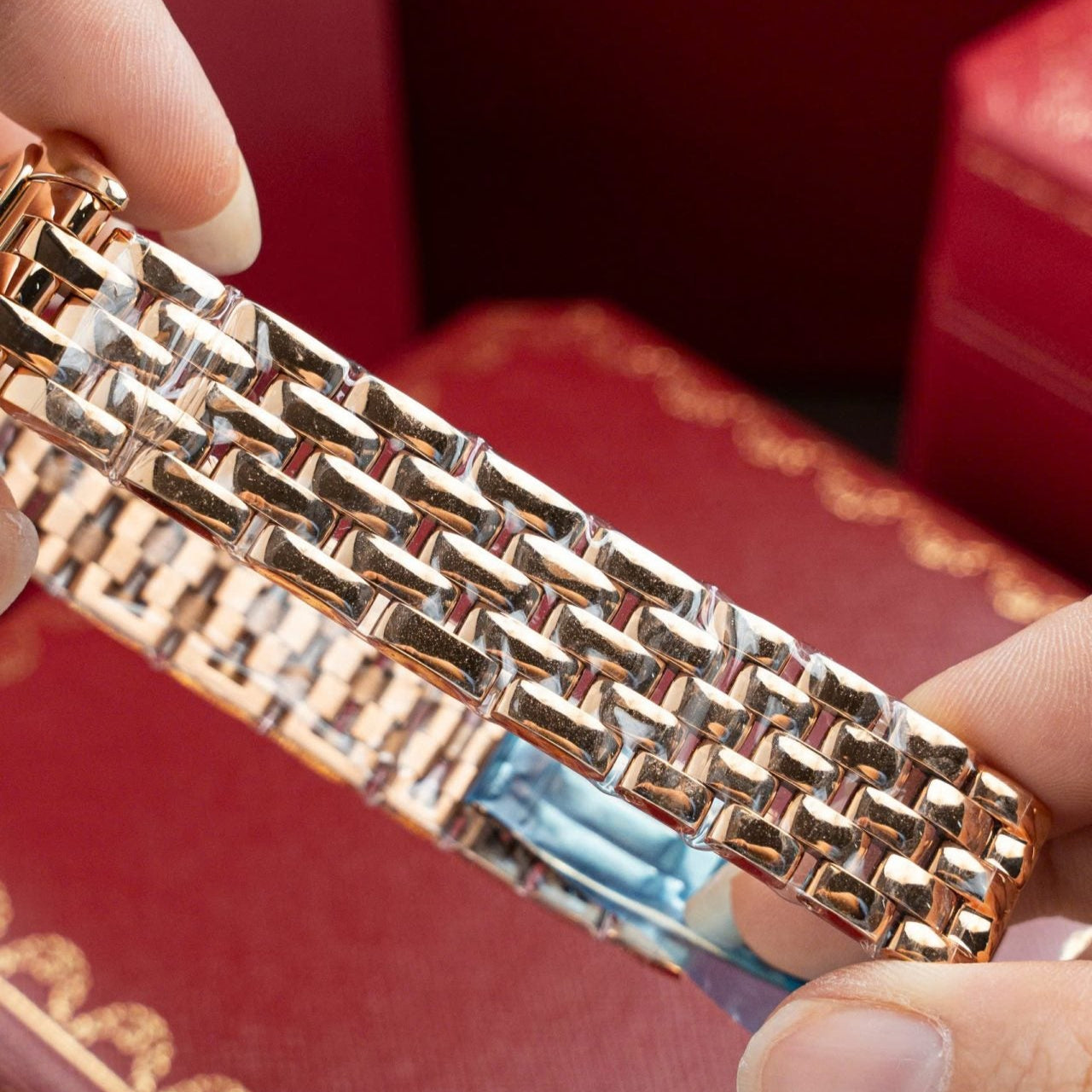 Montre Cartier Panthère WJPN0009 en or rose, diamants et moissanite, 27 x 37 mm
