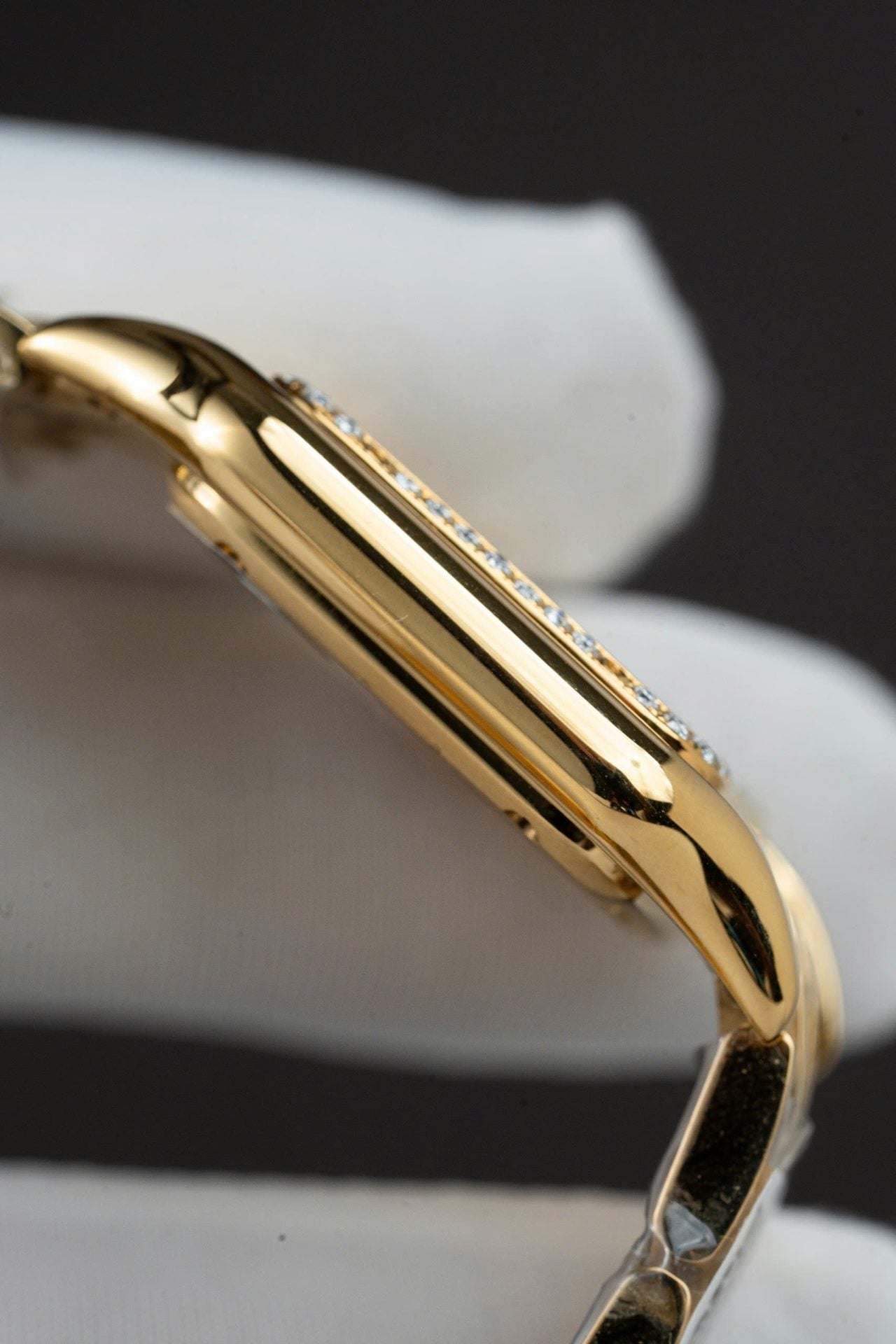 Montre Cartier Panthère WJPN0015, cadran blanc, lunette diamants, moissanite, 27 x 37 mm