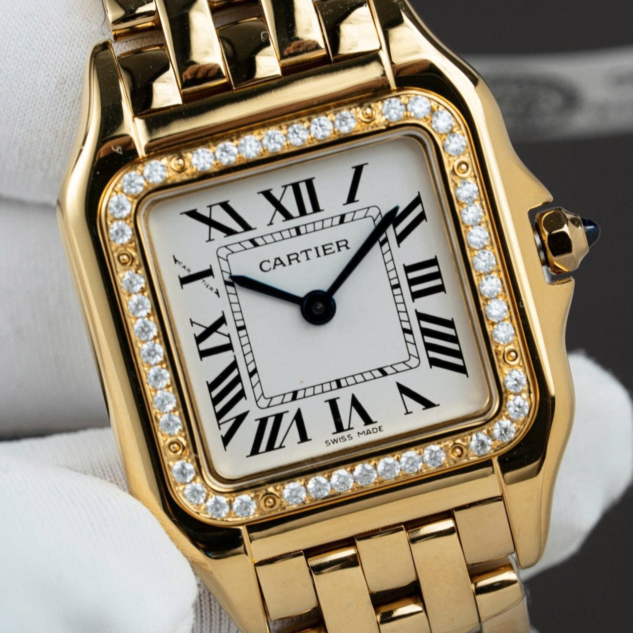 Montre Cartier Panthère WJPN0015, cadran blanc, lunette diamants, moissanite, 27 x 37 mm
