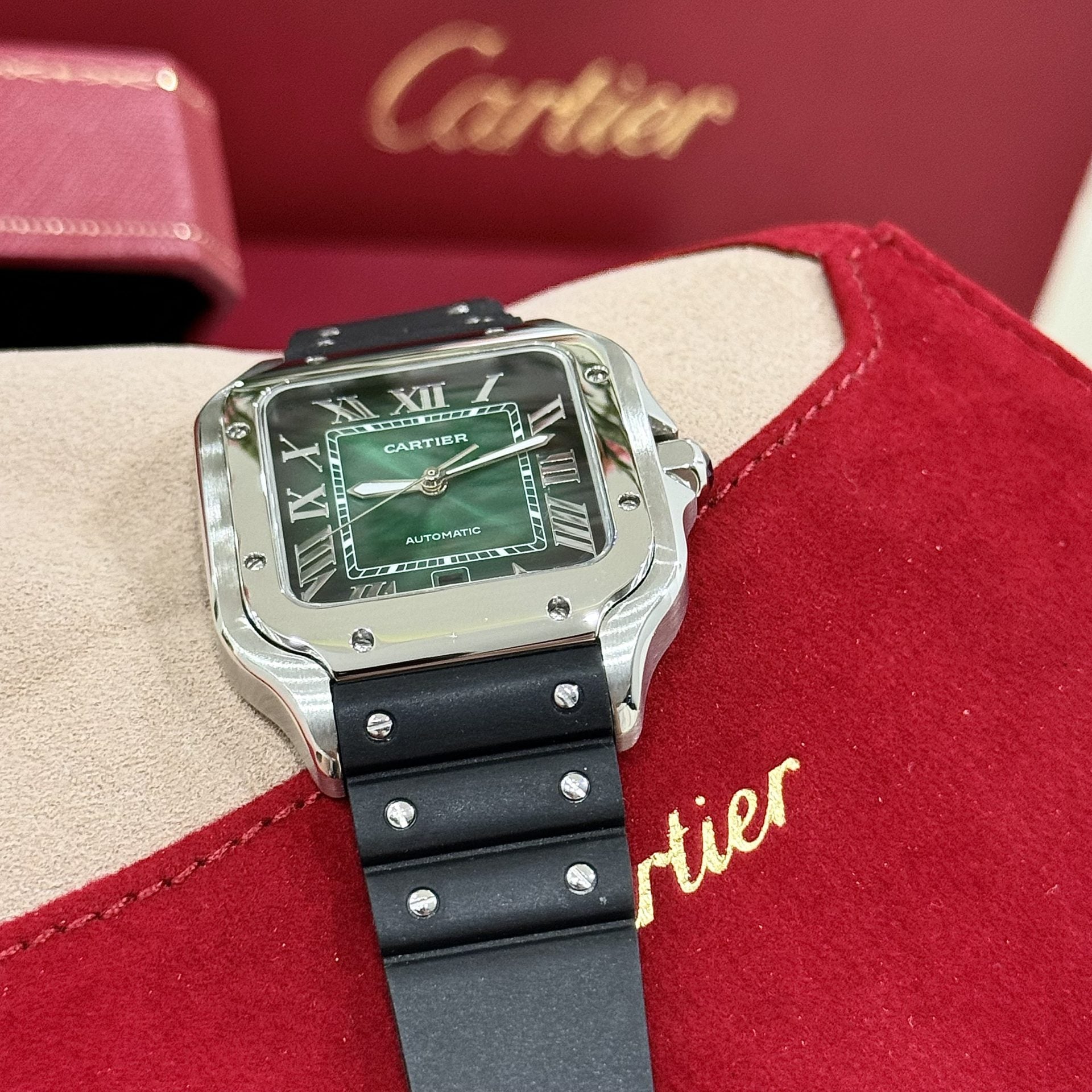 Montre Cartier Santos WSSA0061 avec cadran vert et bracelet en caoutchouc, 39,8 mm