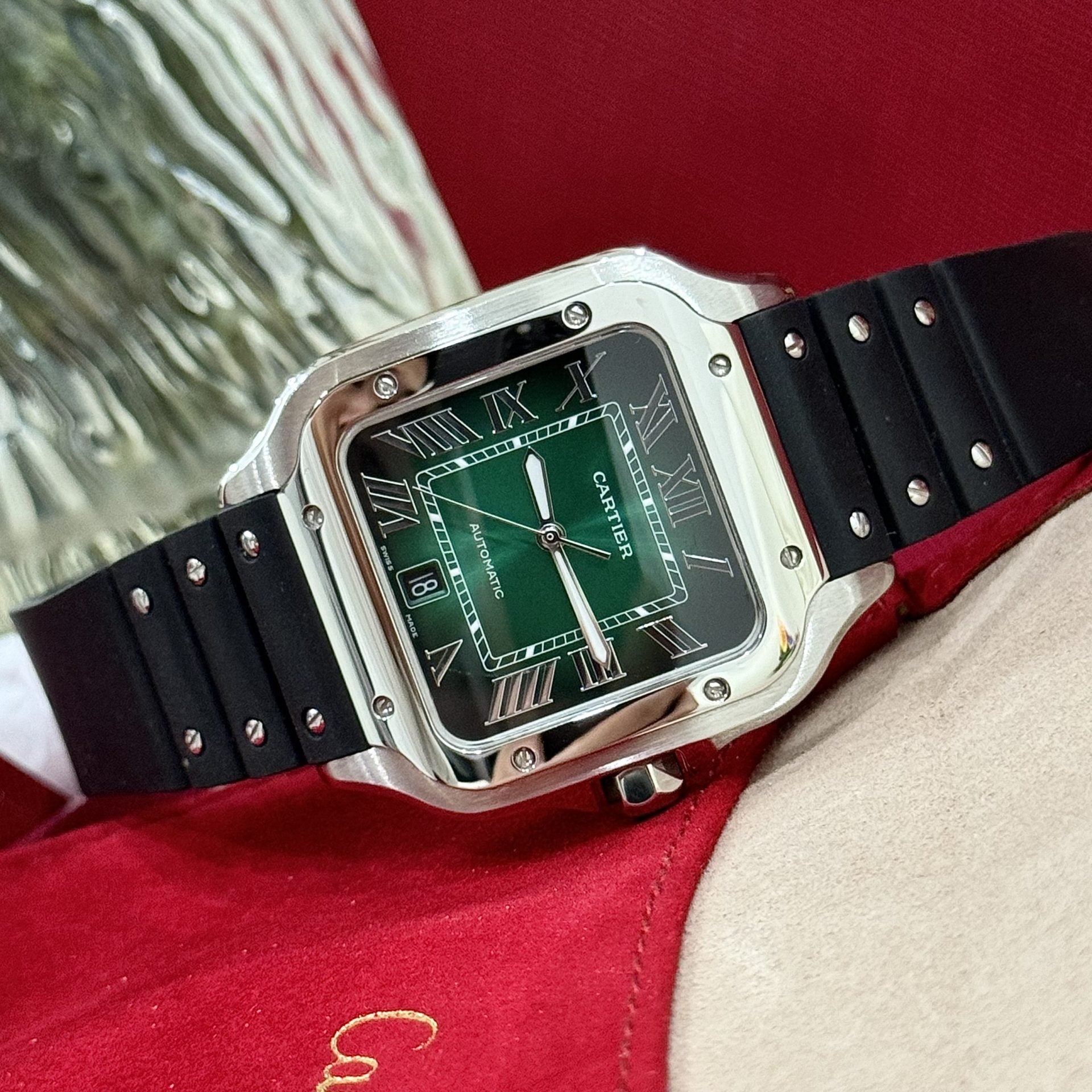 Montre Cartier Santos WSSA0061 avec cadran vert et bracelet en caoutchouc, 39,8 mm