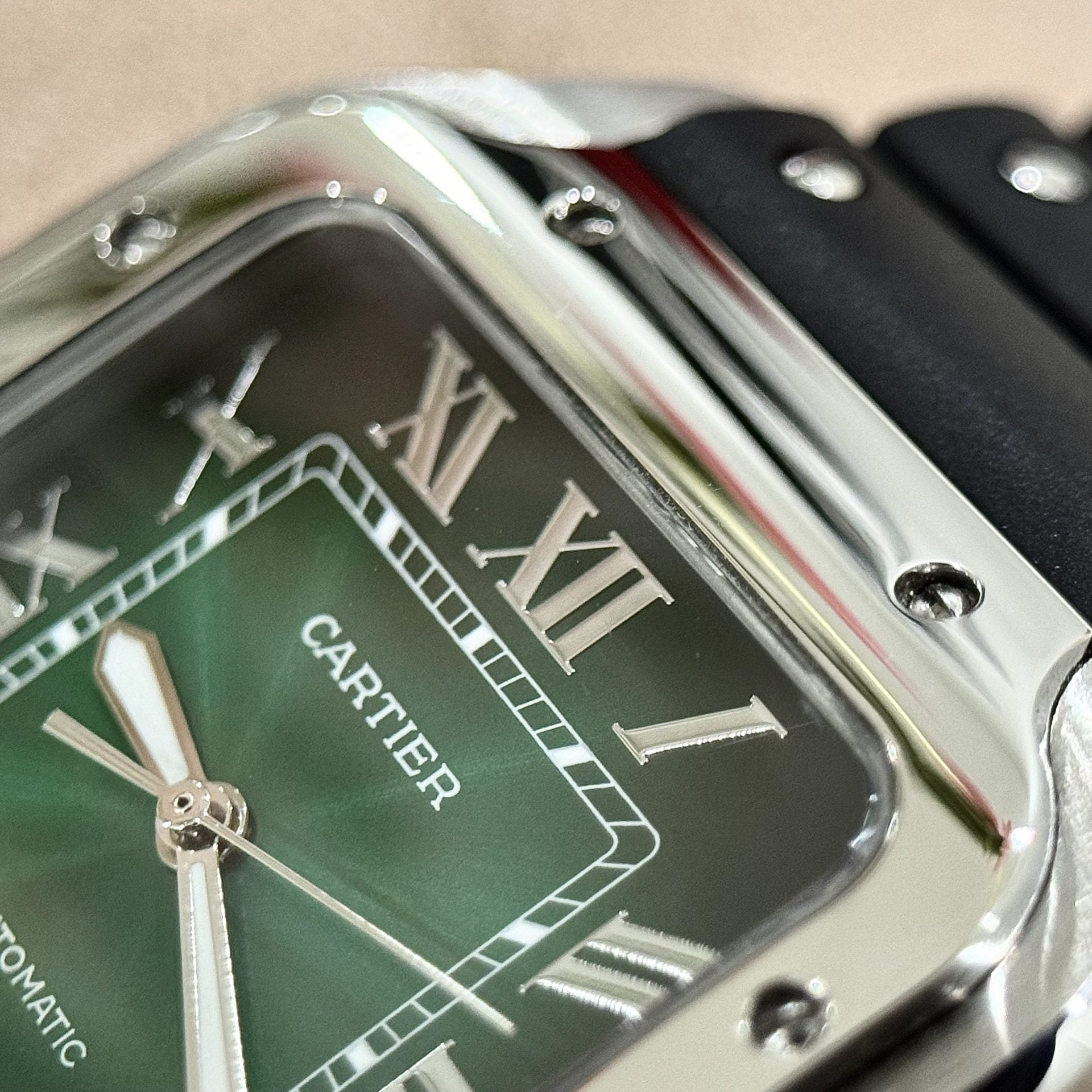 Montre Cartier Santos WSSA0061 avec cadran vert et bracelet en caoutchouc, 39,8 mm