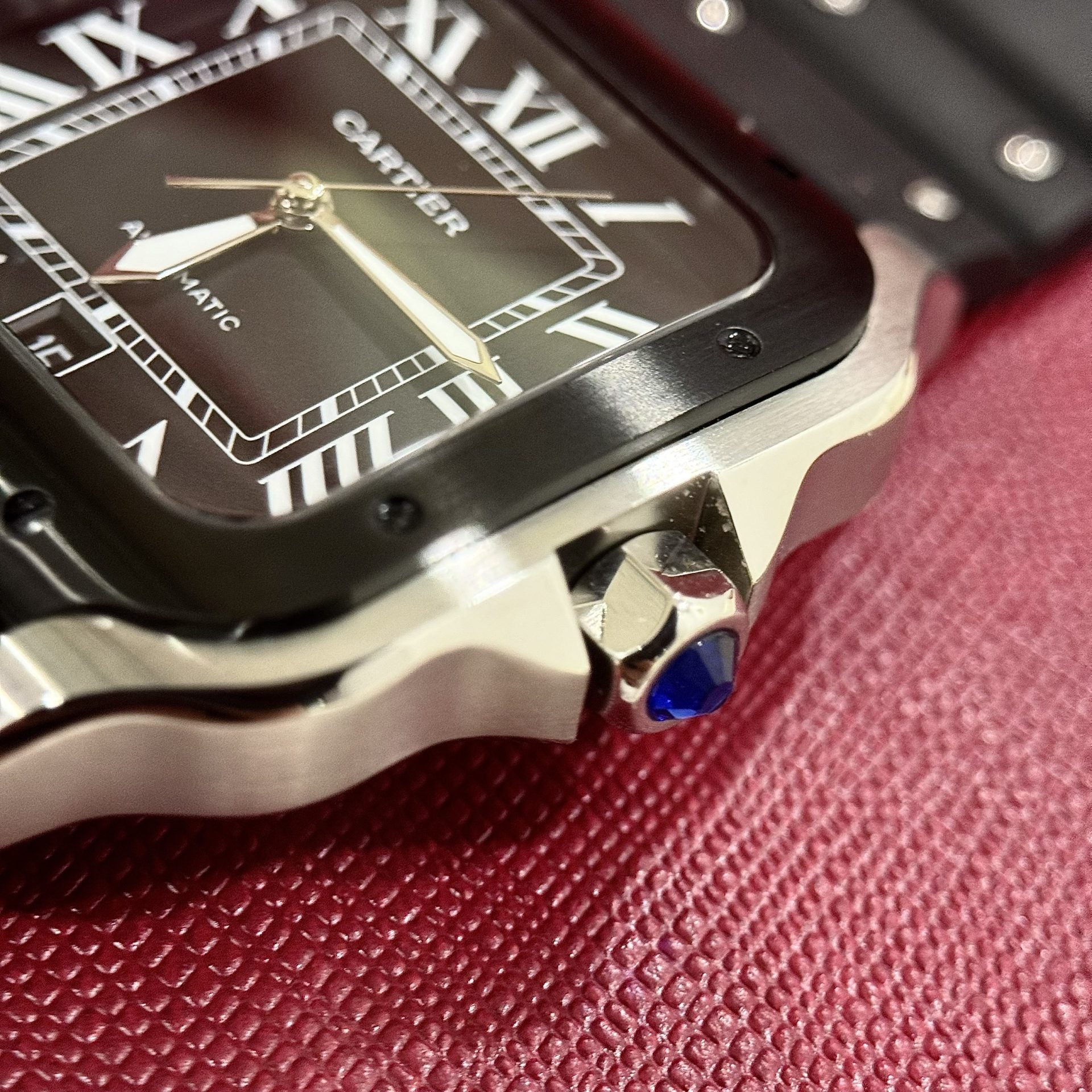 Montre Cartier Santos à cadran noir et chiffres romains, 39,8 mm