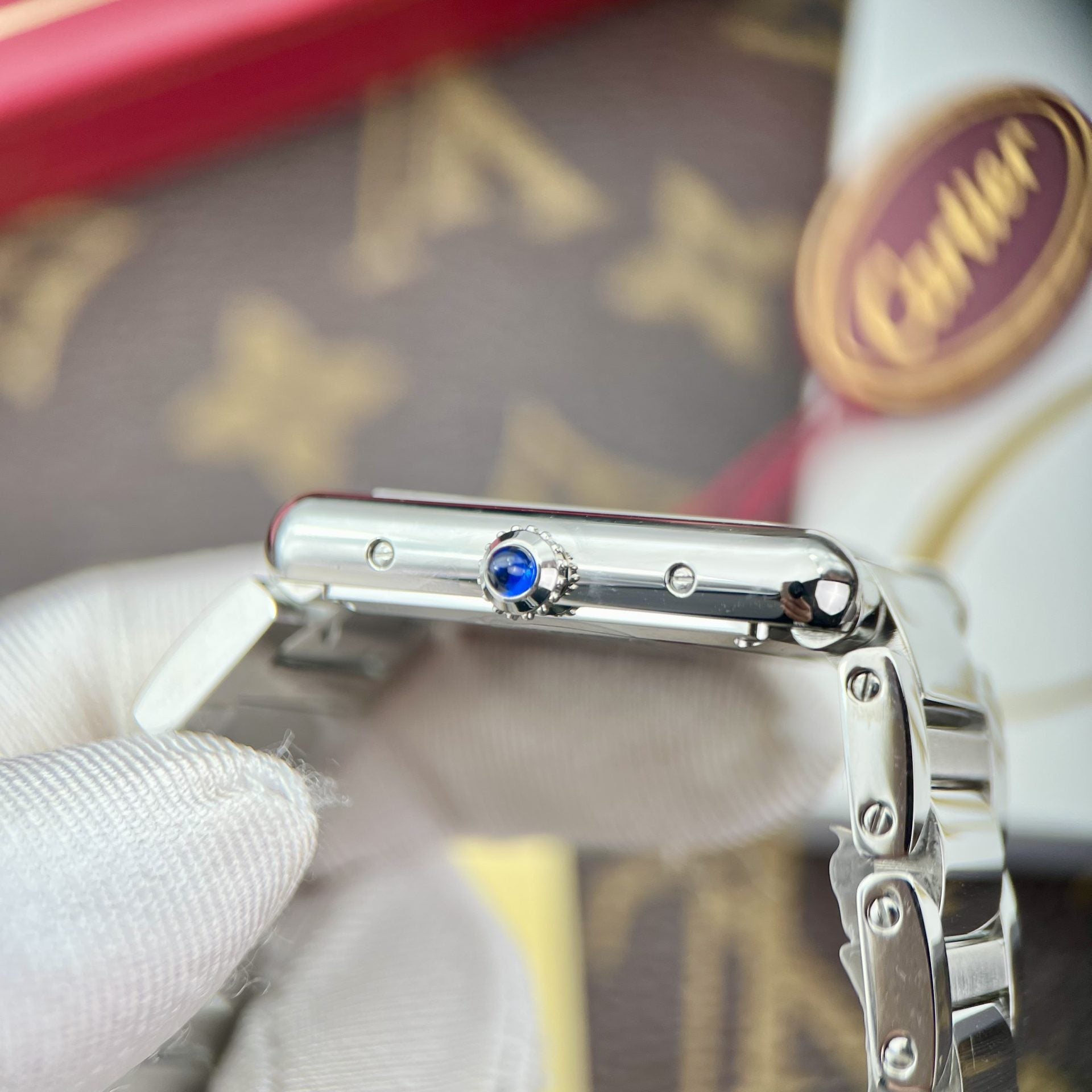 Montre Cartier Tank Must cadran blanc fil métallique 31 x 41 mm