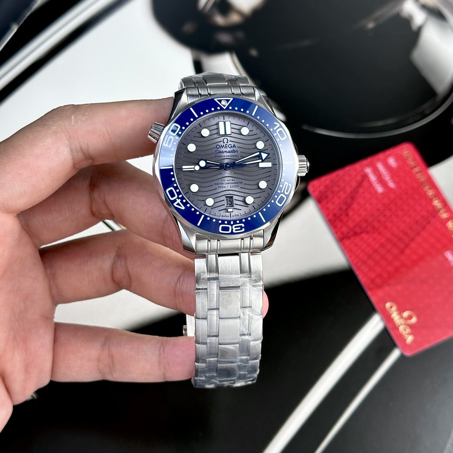 Omega Seamaster Diver 300M graues Zifferblatt 42 mm