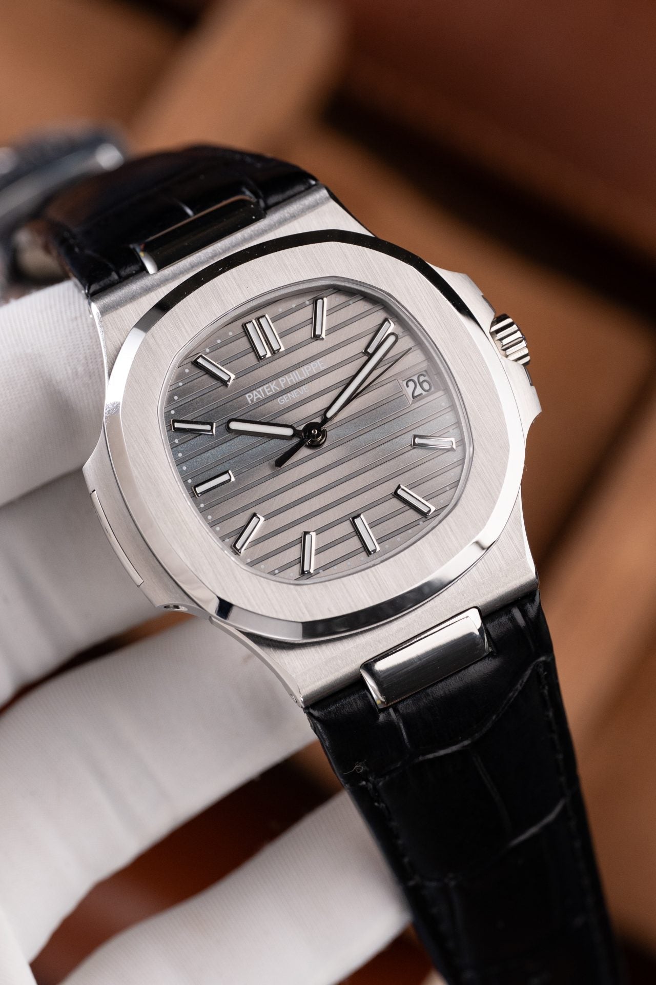 Patek Philippe Nautilus 5711 Cadran gris Bracelet cuir BBF Factory 40 mm