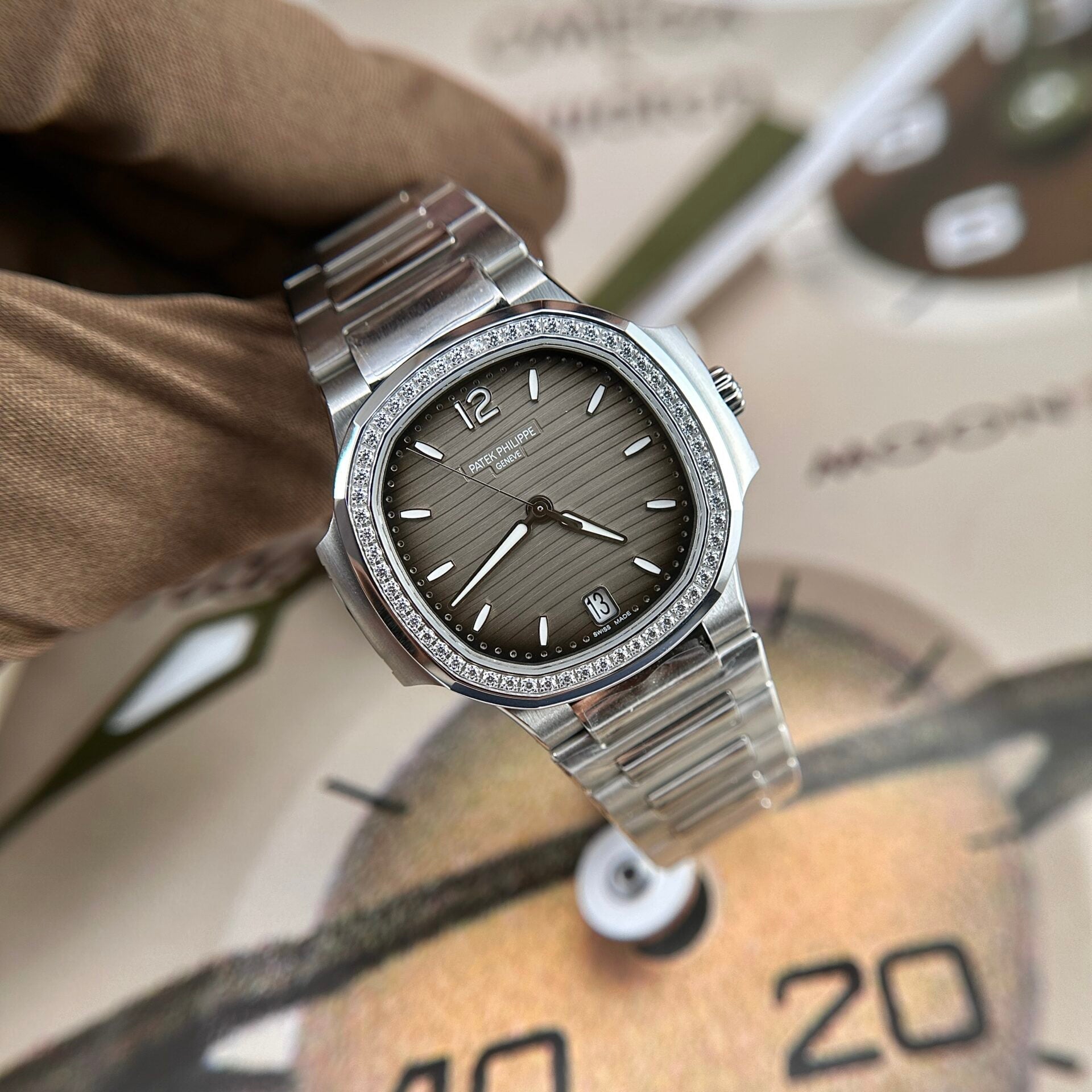 Patek Philippe Nautilus 7118 Cadran Gris Fil Métallique 3K Factory 35,2 mm