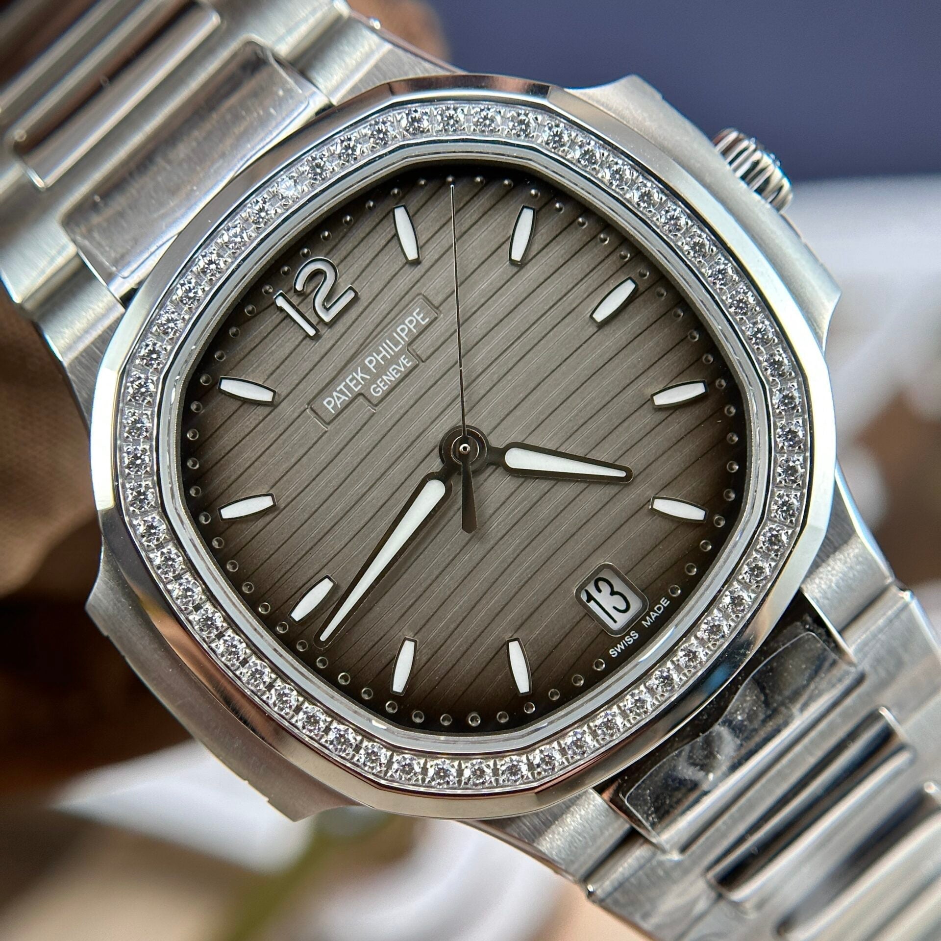 Patek Philippe Nautilus 7118 Cadran Gris Fil Métallique 3K Factory 35,2 mm