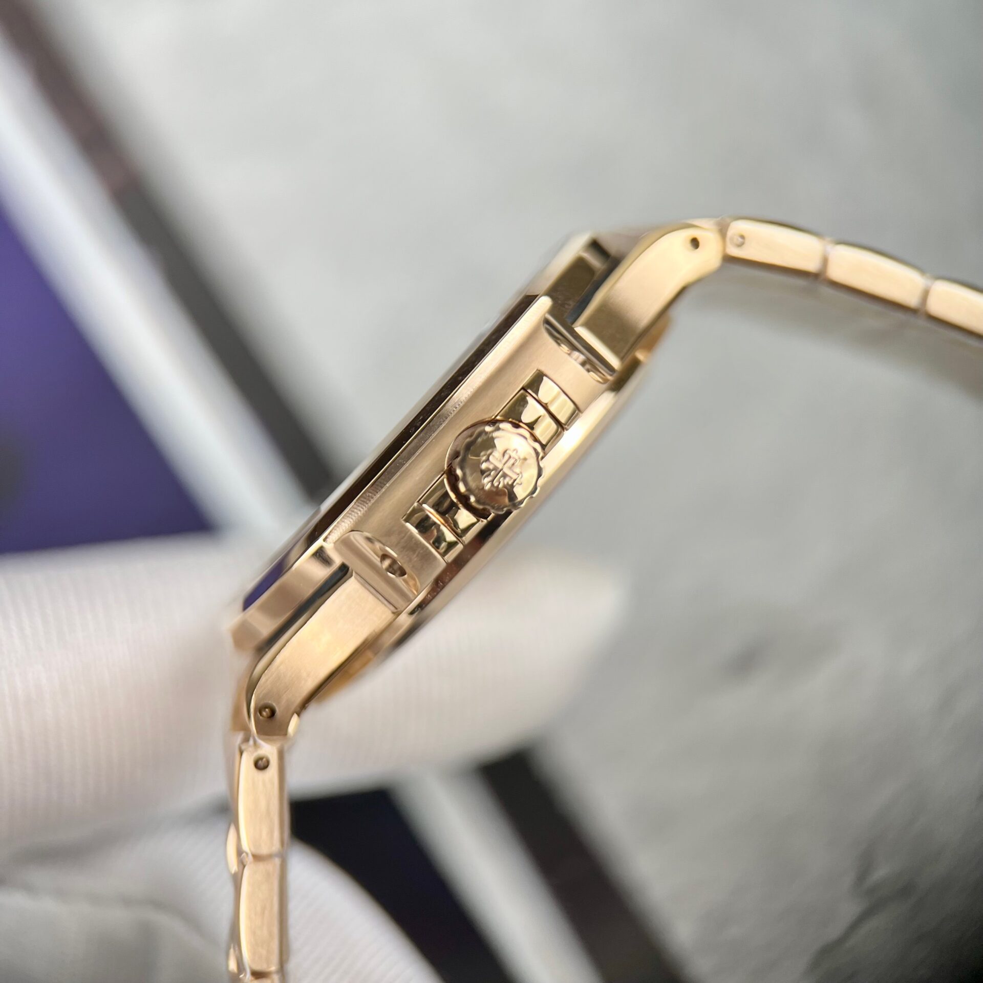 Patek Philippe Nautilus 7118 avec lunette en diamants 3K Factory 35,2 mm