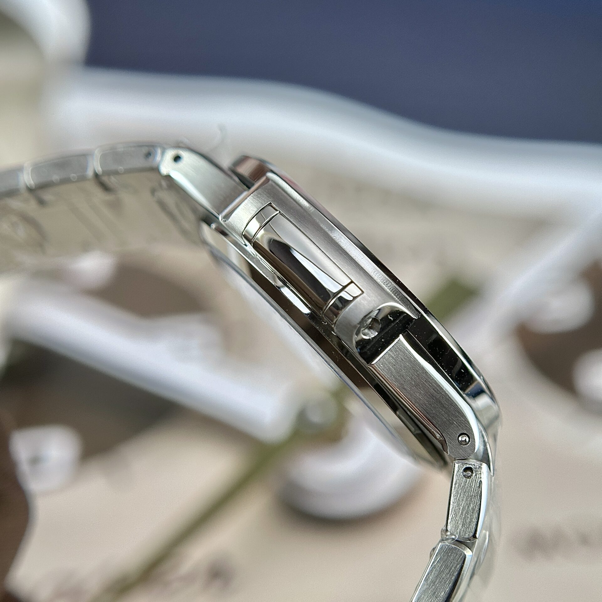 Patek Philippe Nautilus 7118 avec lunette en pierre 35,2 mm