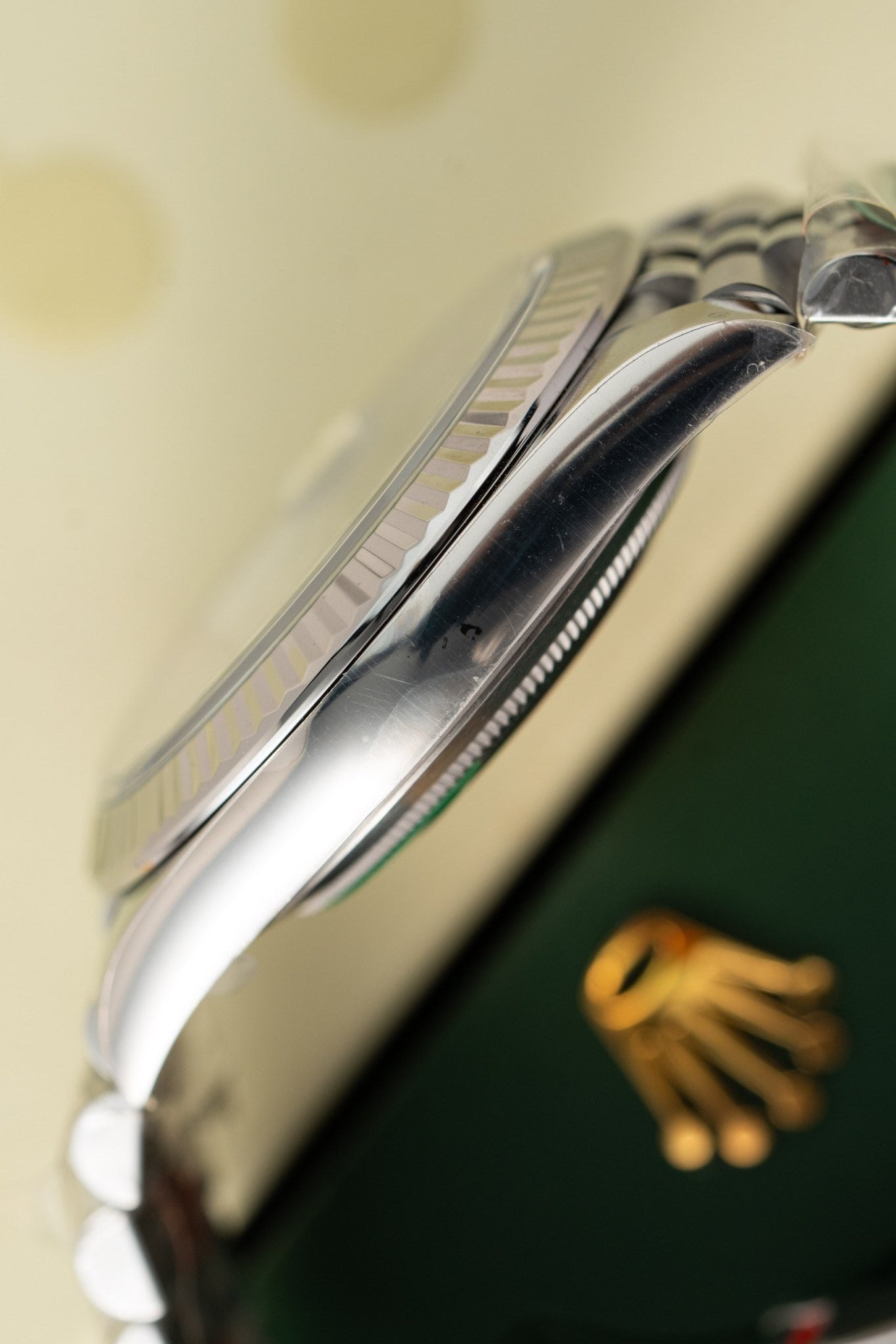 Rolex DateJust 126334 Cadran bleu avec chiffres pierre 41mm