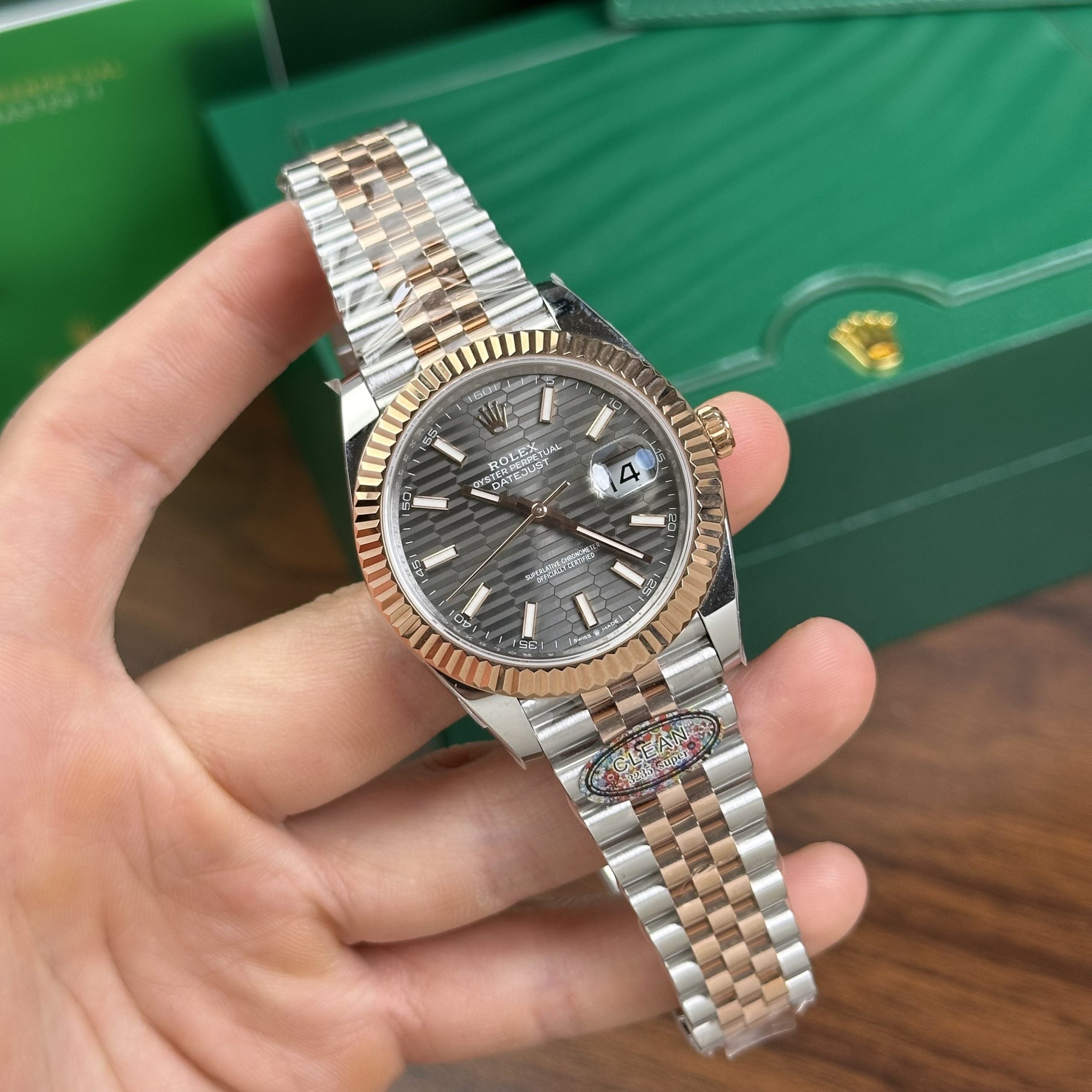 Rolex DateJust 126331 Cadran gris cannelé 41mm