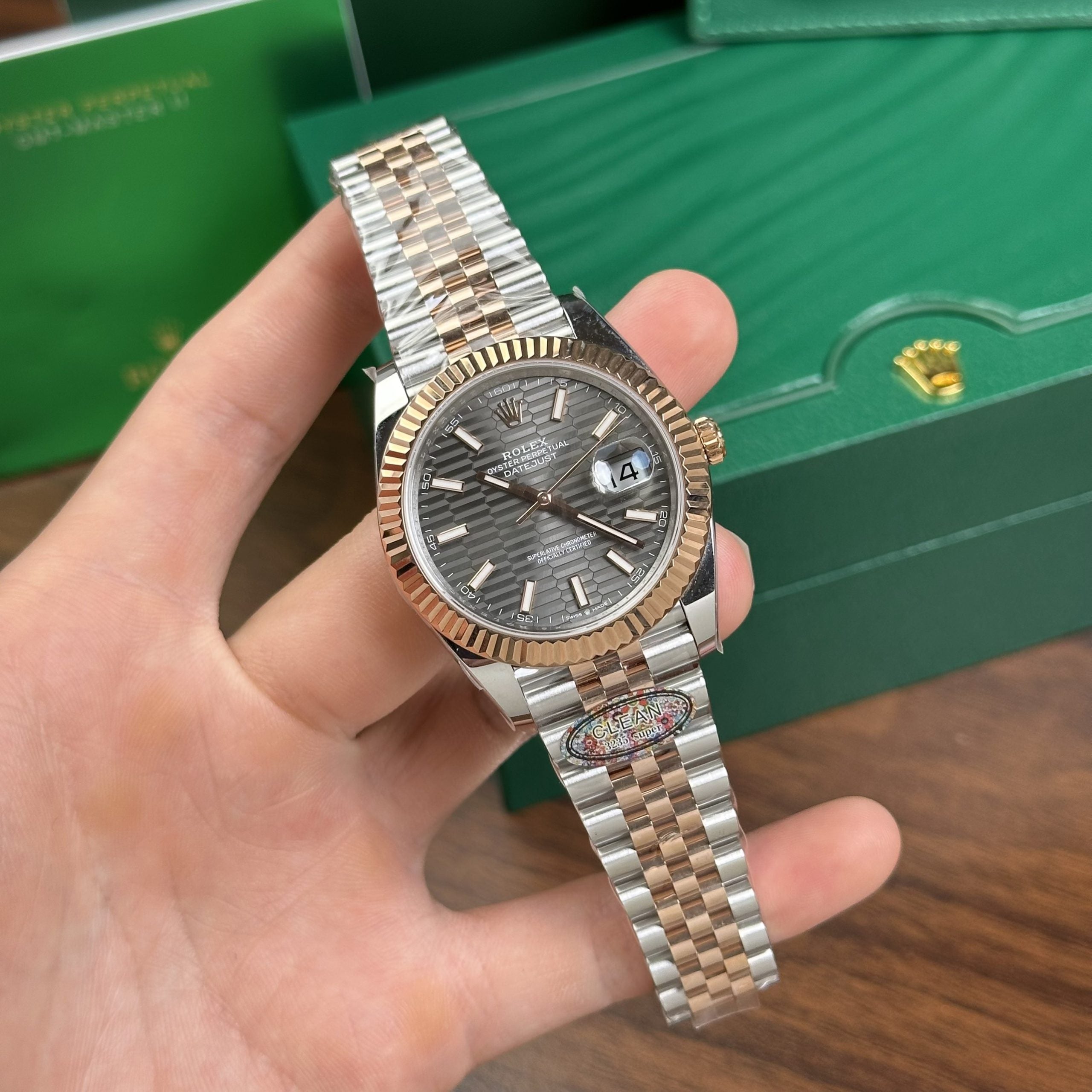 Rolex DateJust 126331 Cadran gris cannelé 41mm