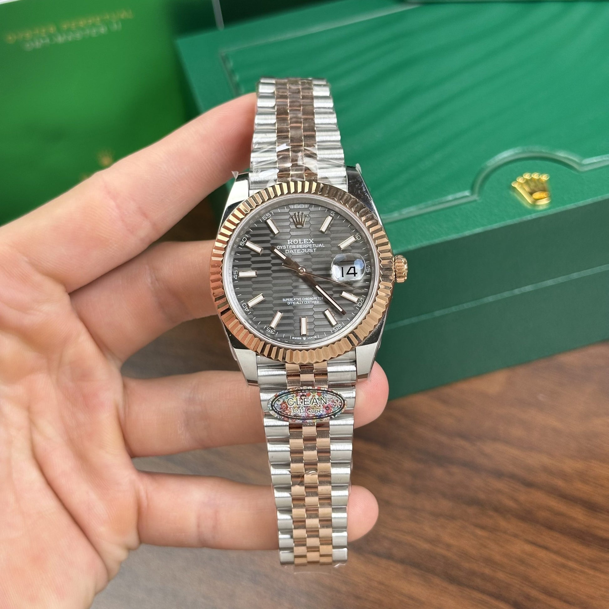 Rolex DateJust 126331 Cadran gris cannelé 41mm