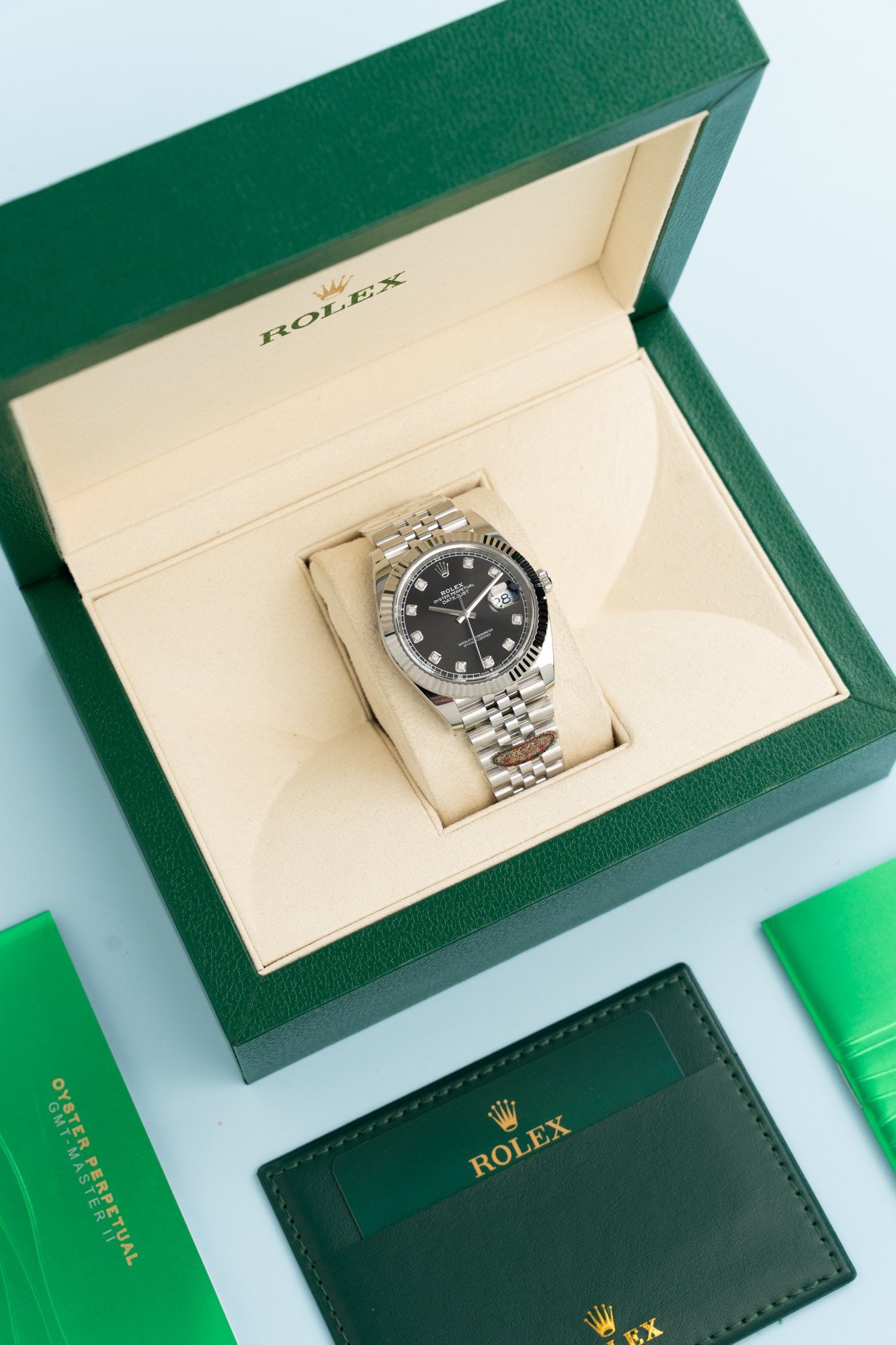 Rolex DateJust 126334 Cadran Noir Pierre Chiffres 41mm