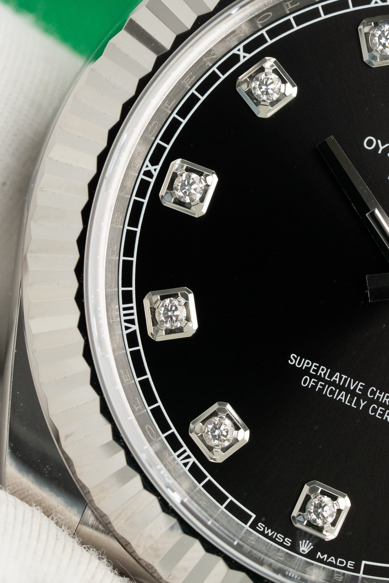 Rolex DateJust 126334 Cadran Noir Pierre Chiffres 41mm