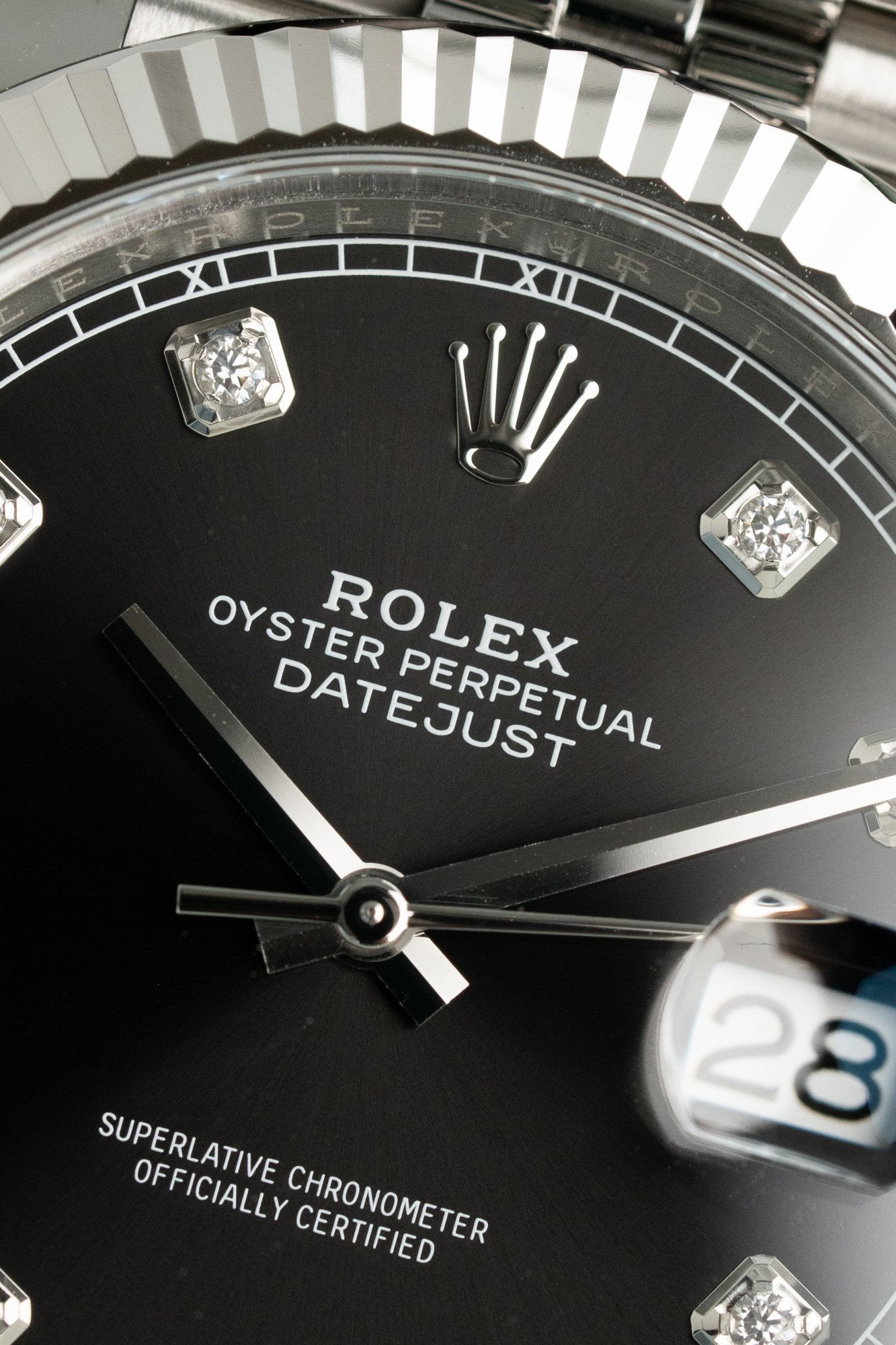 Rolex DateJust 126334 Cadran Noir Pierre Chiffres 41mm
