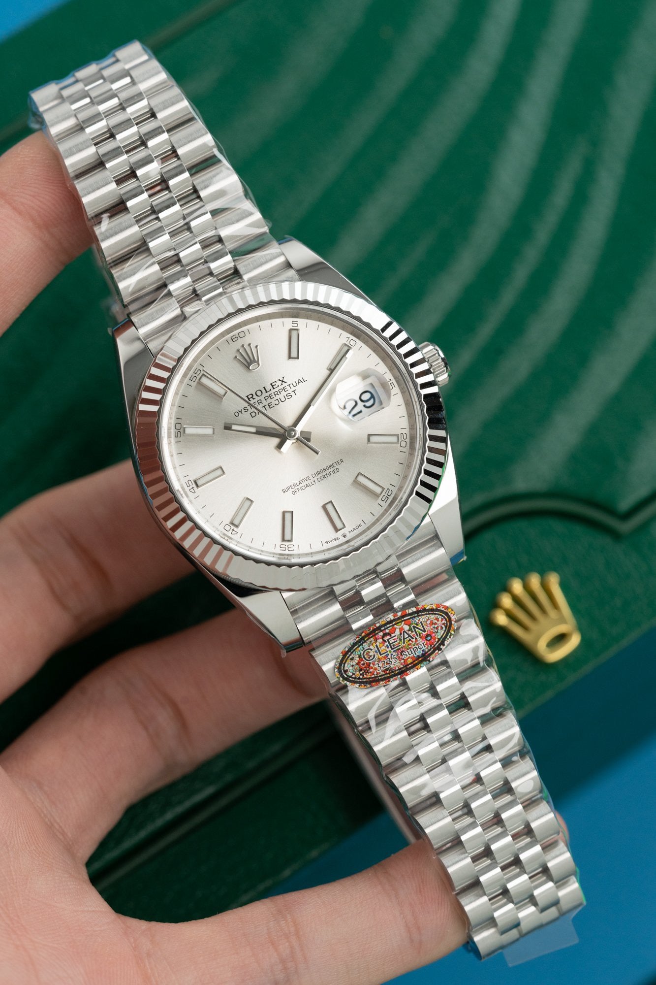 Rolex DateJust 126334 Cadran Argenté Pierre chiffres 41mm