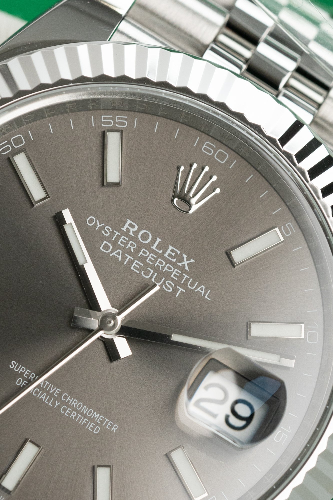 Rolex DateJust 126334 Cadran Gris lumineux 41mm
