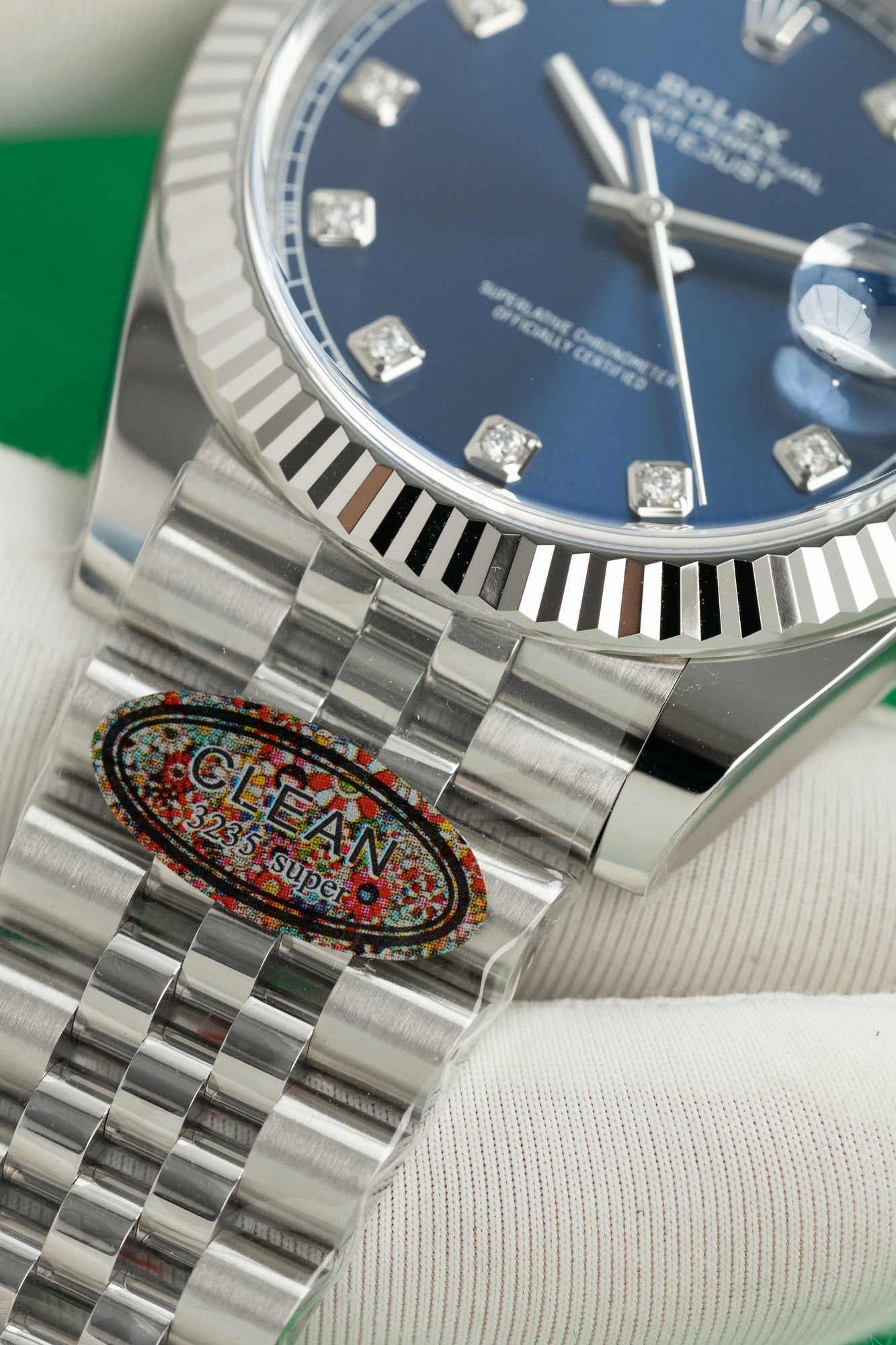 Rolex DateJust 126334 Cadran bleu avec chiffres pierre 41mm