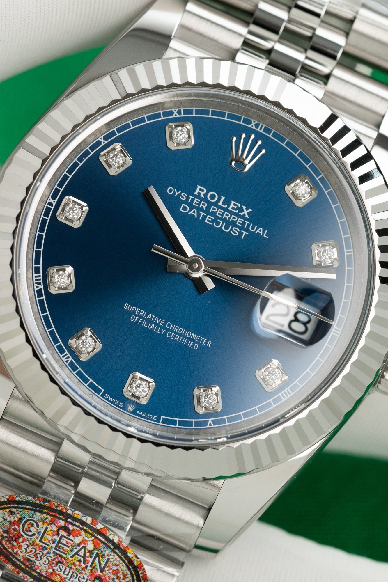 Rolex DateJust 126334 Cadran bleu avec chiffres pierre 41mm