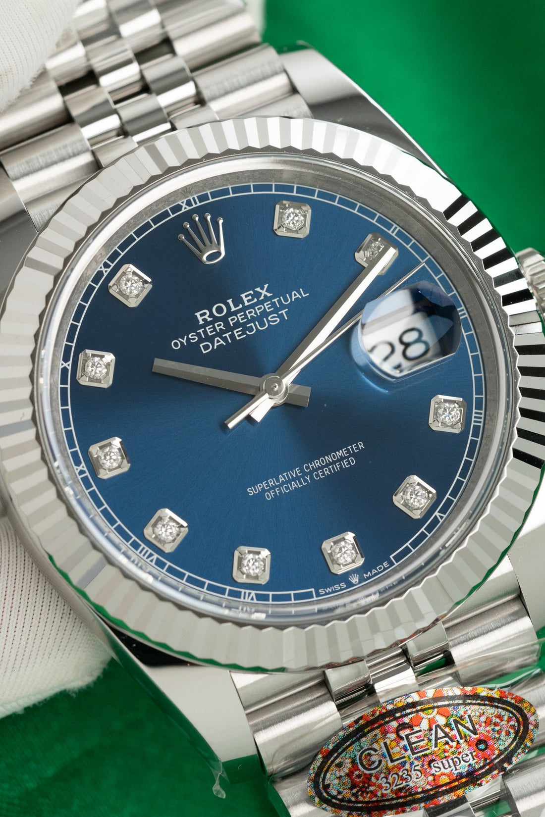 Rolex DateJust 126334 Cadran bleu avec chiffres pierre 41mm