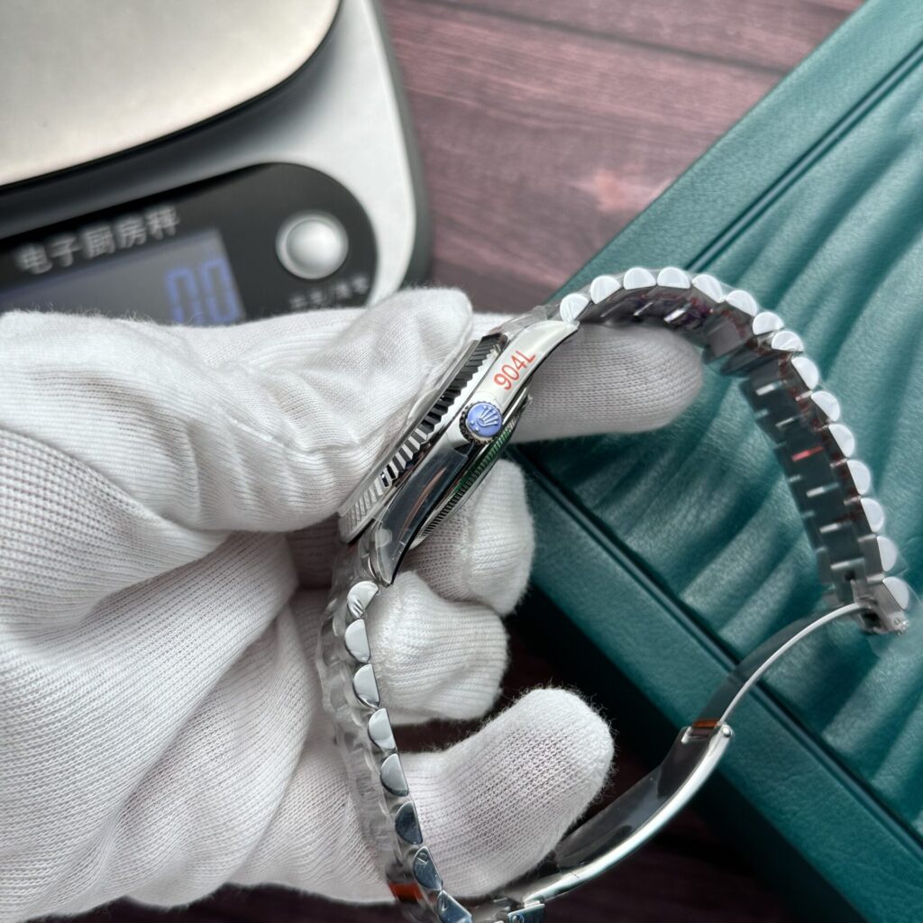 Rolex Day-Date 226236 Cadran Argenté Version 3 - 40mm