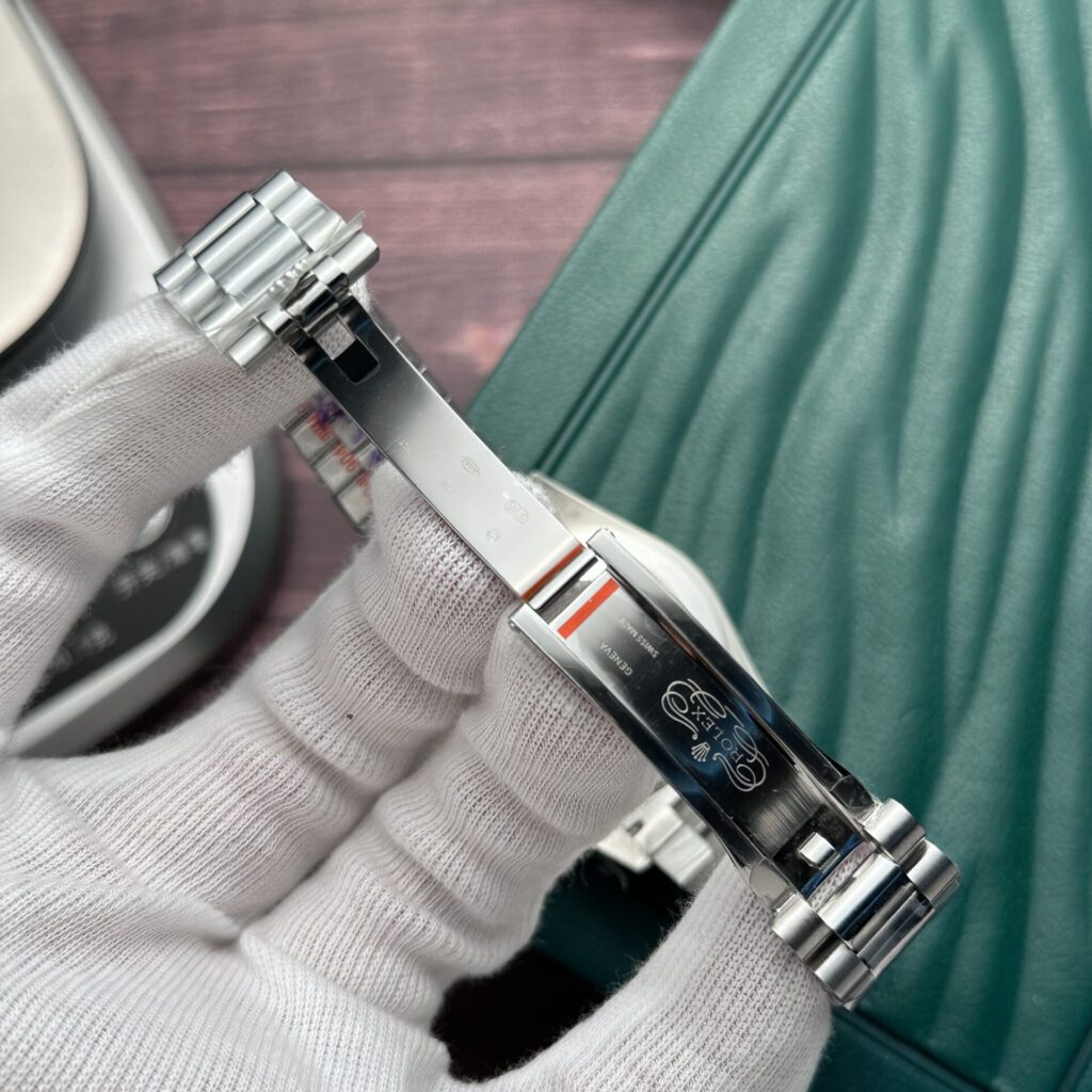 Rolex Day-Date 226236 Cadran Argenté Version 3 - 40mm