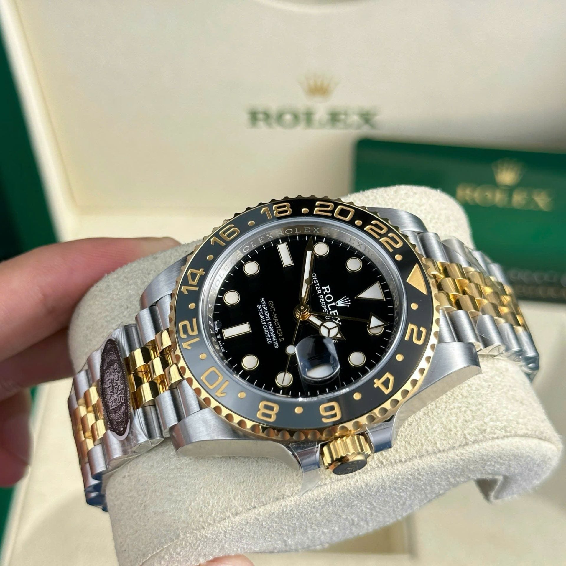 Rolex GMT-Master II 126713GRNR Cadran noir 41 mm