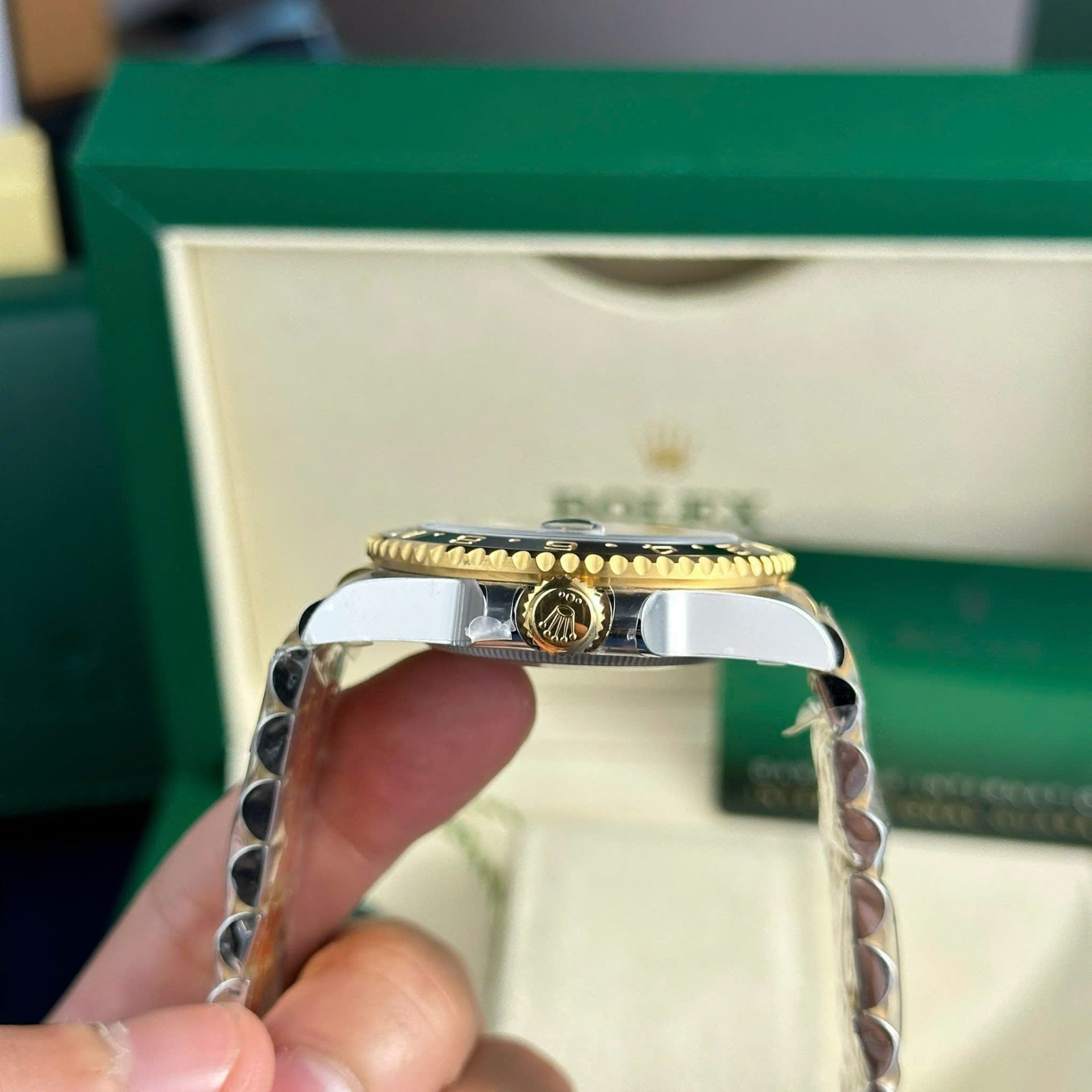 Rolex GMT-Master II 126713GRNR Cadran noir 41 mm