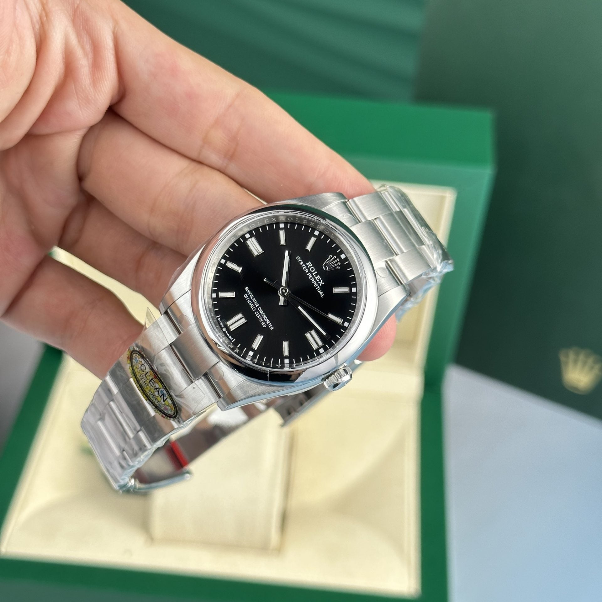 Rolex Oyster Perpetual 126000 Cadran noir 36 mm